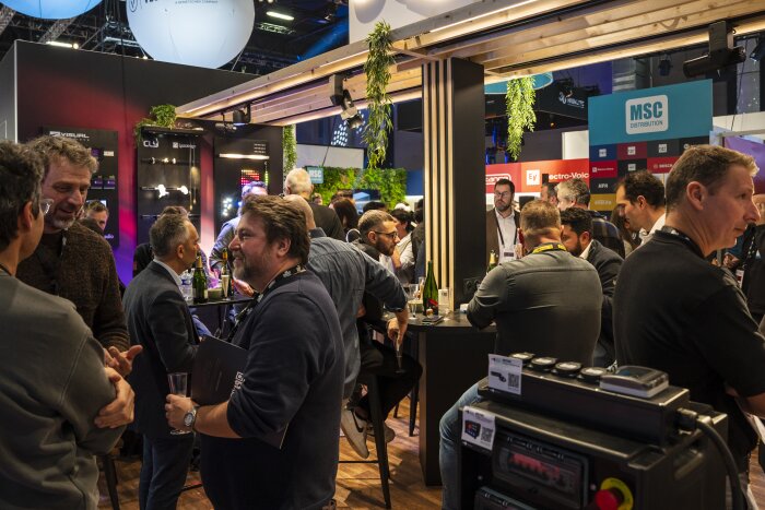 Dock Pullman 3 Dock Pullman 3