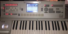 Korg M3 73 en super état + Carte Mémoire + Carte Radias