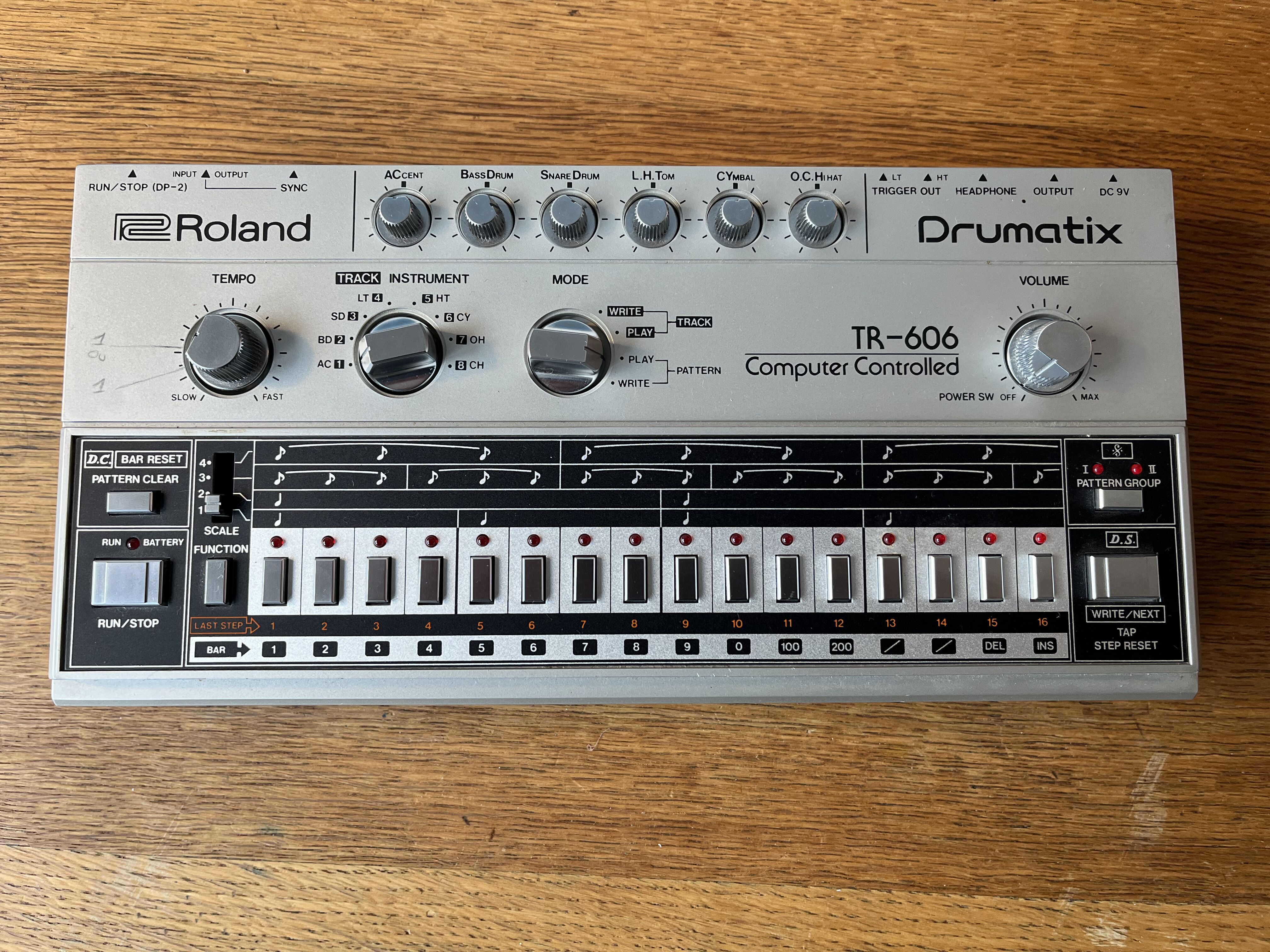 Vends TR606 Originale en parfaite condition.