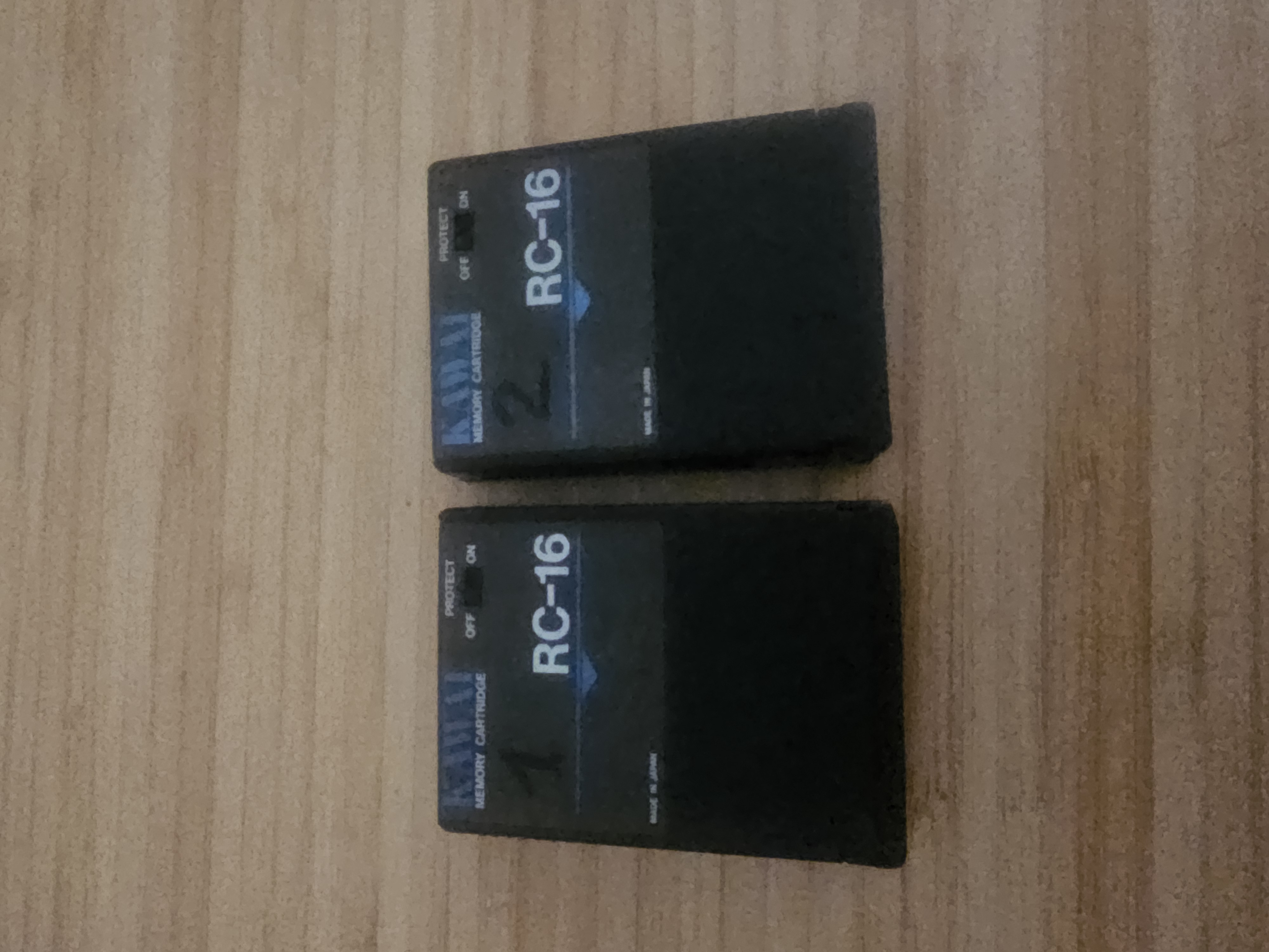 Vend  2 cartouches Kawai RC-16 pour Boîte a rythmes Kawai R-100 / Kawai R100  Proche du neuf