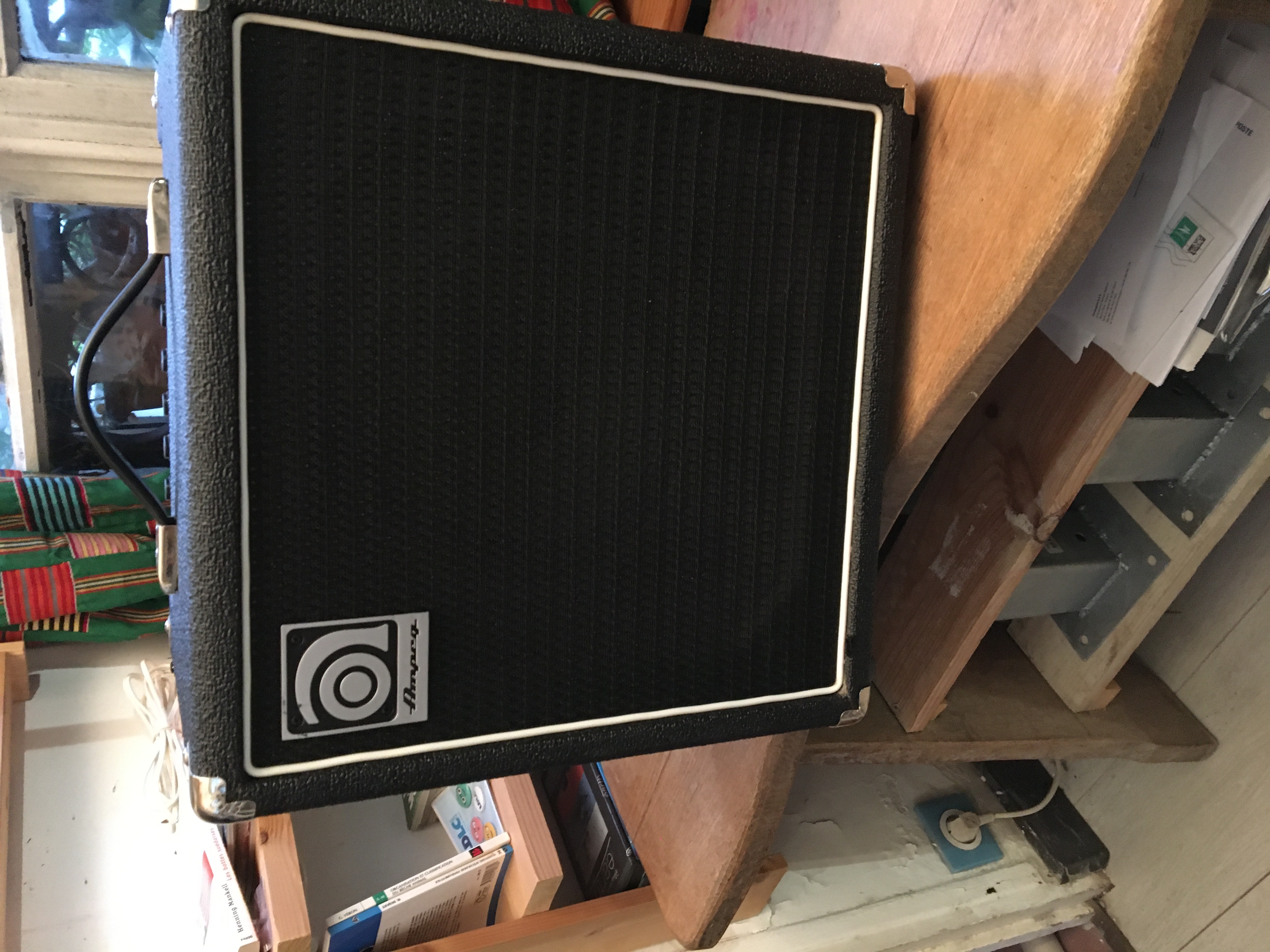 Vends ampli basse AMPEG BA 108