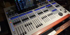 Vends Behringer Wing + flight case avec bac à cables et roulettes