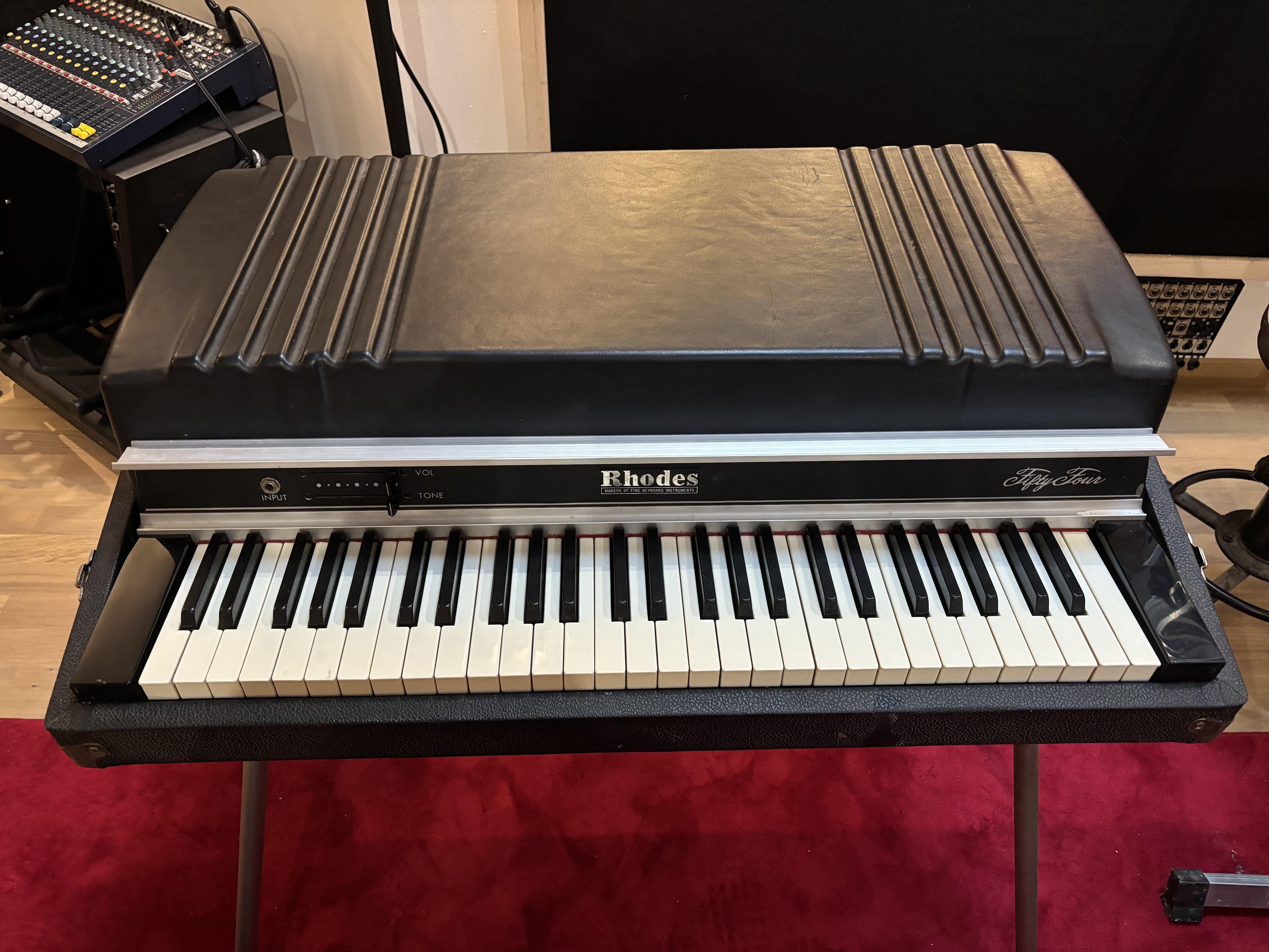 Vends Rhodes Mark I 54 (Refait à neuf et accordé) 