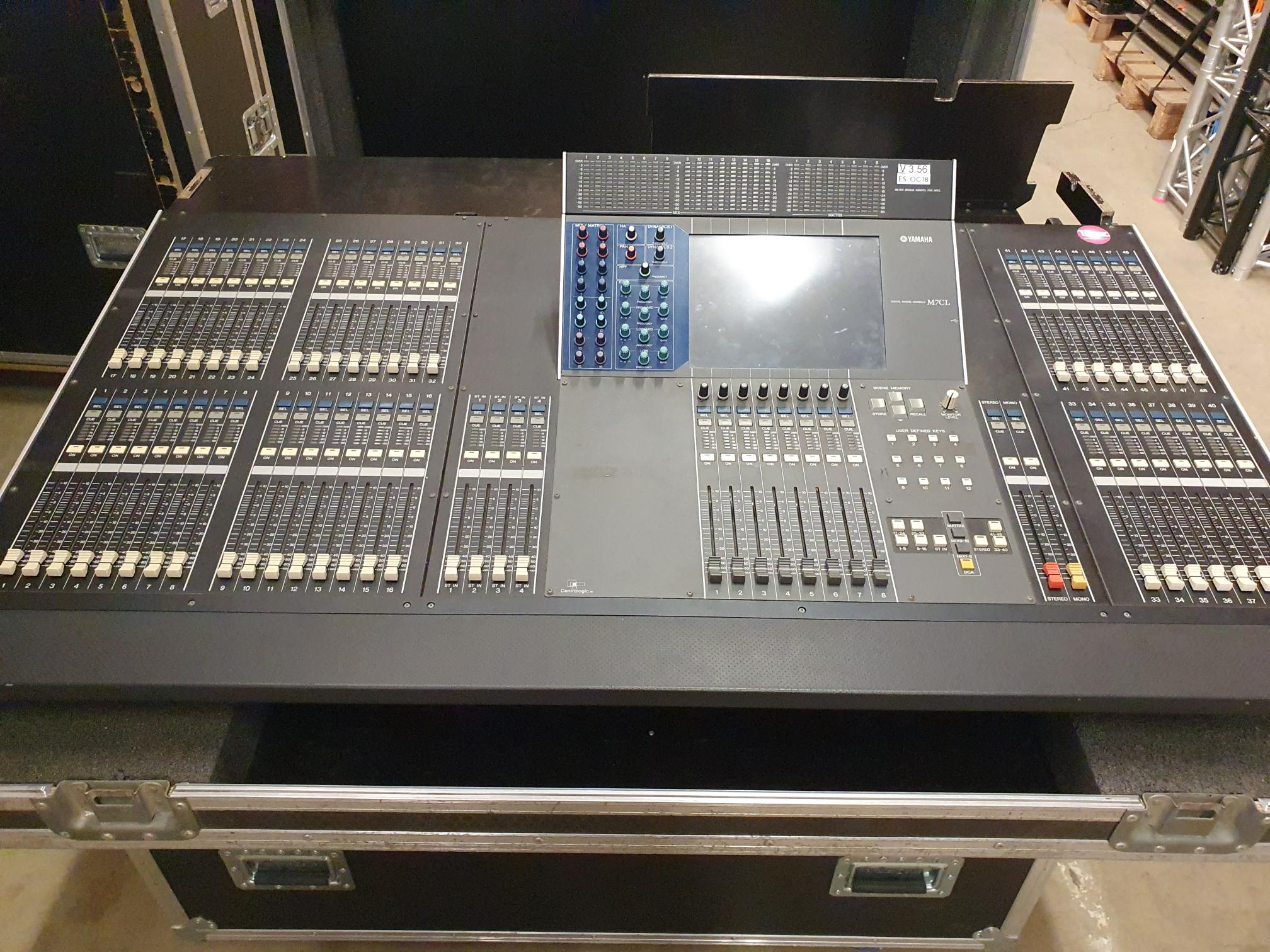 Console son Yamaha M7CL – 2 400 € unité (1 dispo)