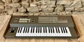 Synthétiseur analogique polyphonique Tiracon 6V