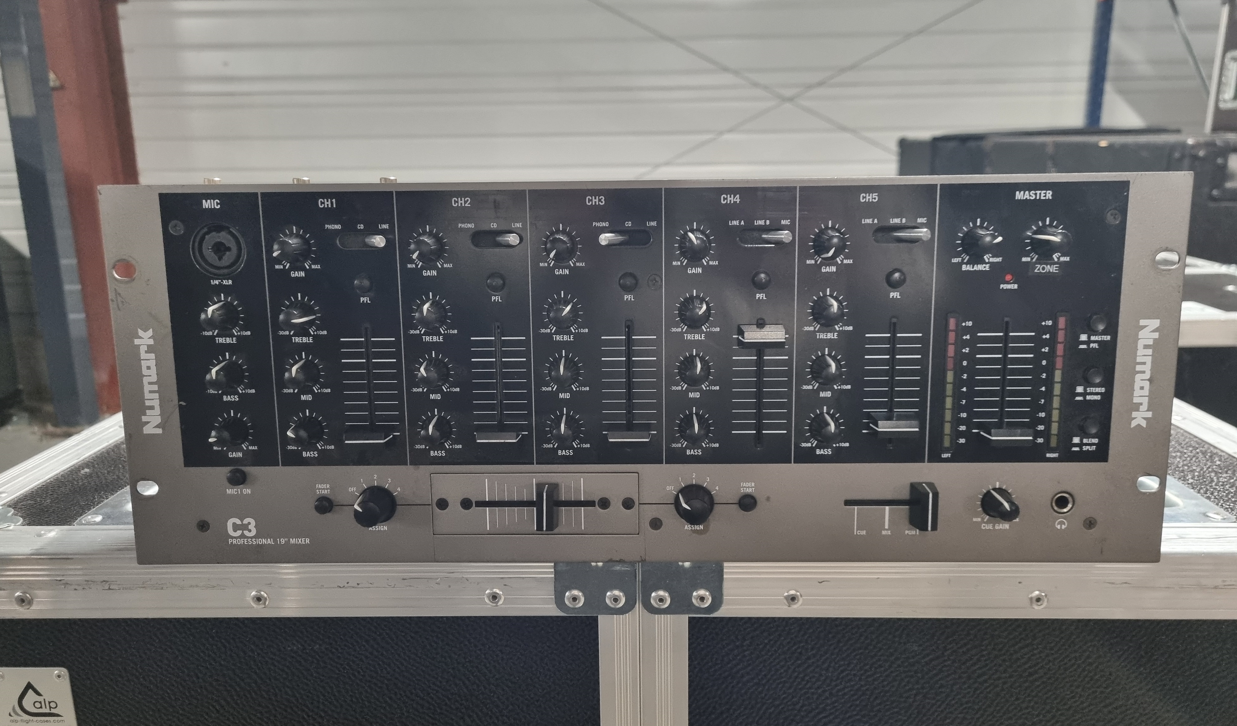 NUMARK C3 19" MIXER