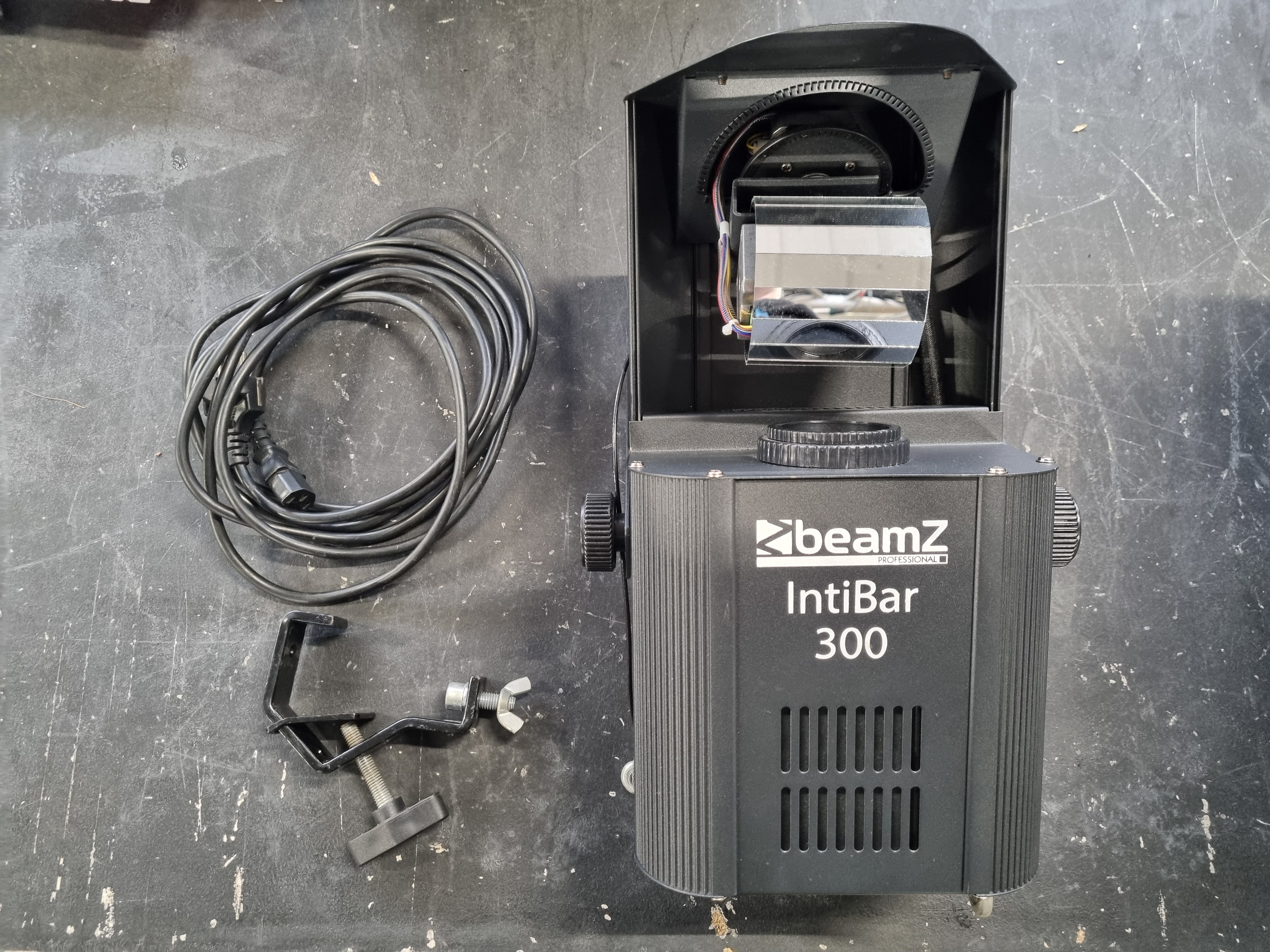 BEAMZ IntiBar300 4