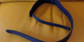 Sangle en cuir noir Richter en très bon état