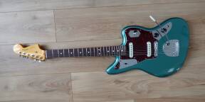 vends une Guitare électrique Fender Jaguar American pro classic neuve