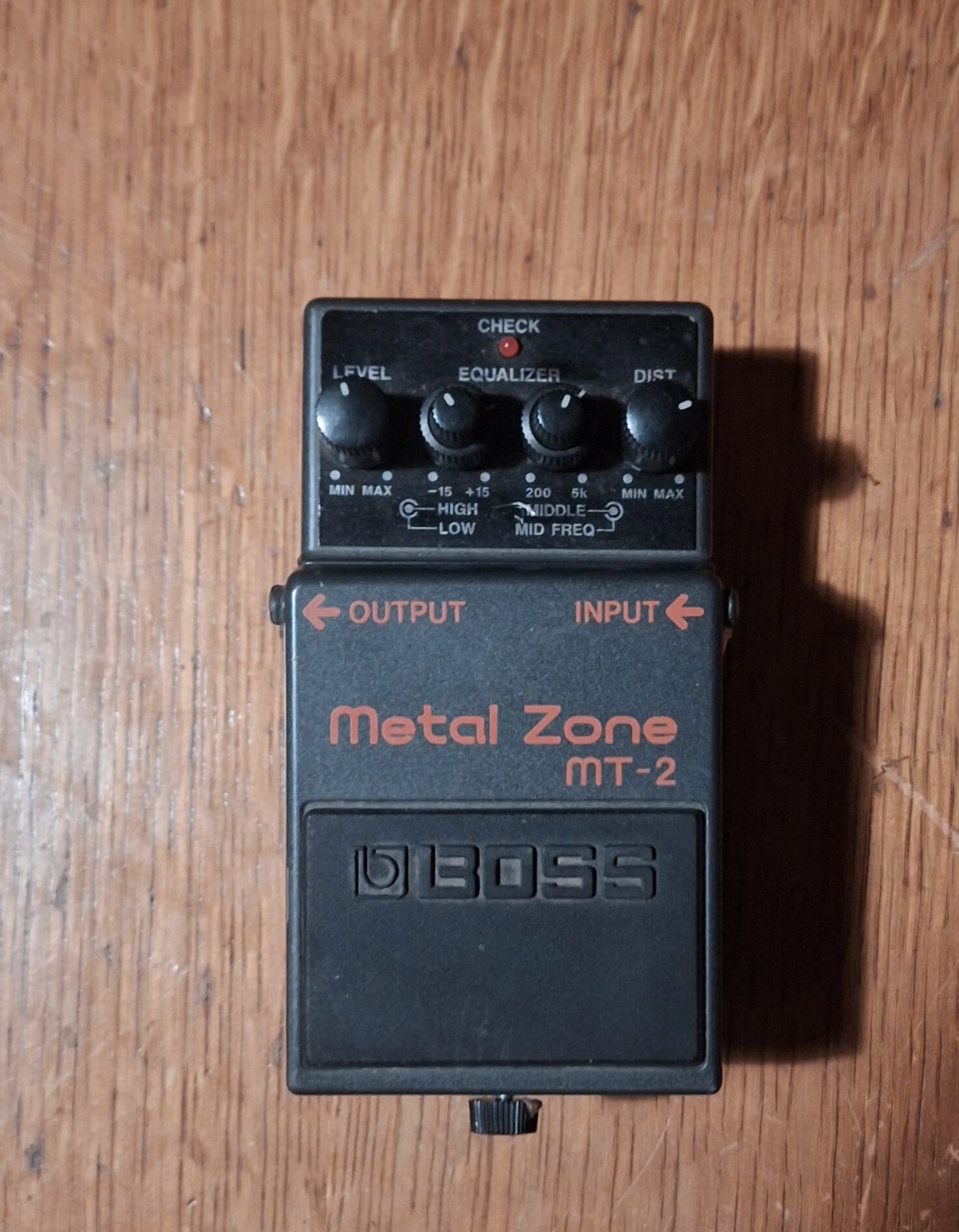 BOSS METAL ZONE MT2