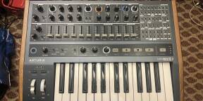 Vends Arturia MiniBrute 2