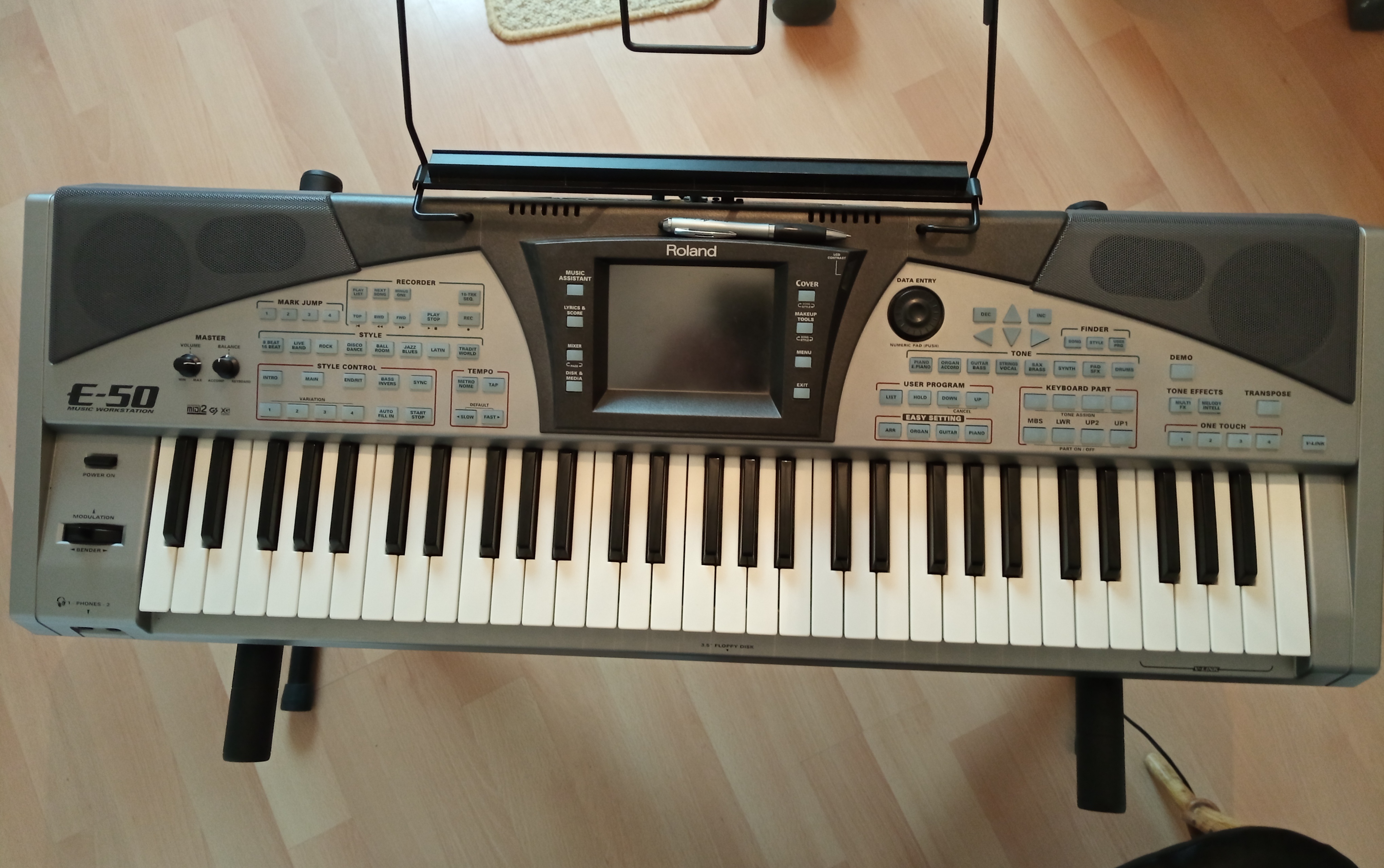  synthétiseur arrangeur Roland E-50 
