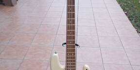 Basse Fender Precision USA 5 cordes
