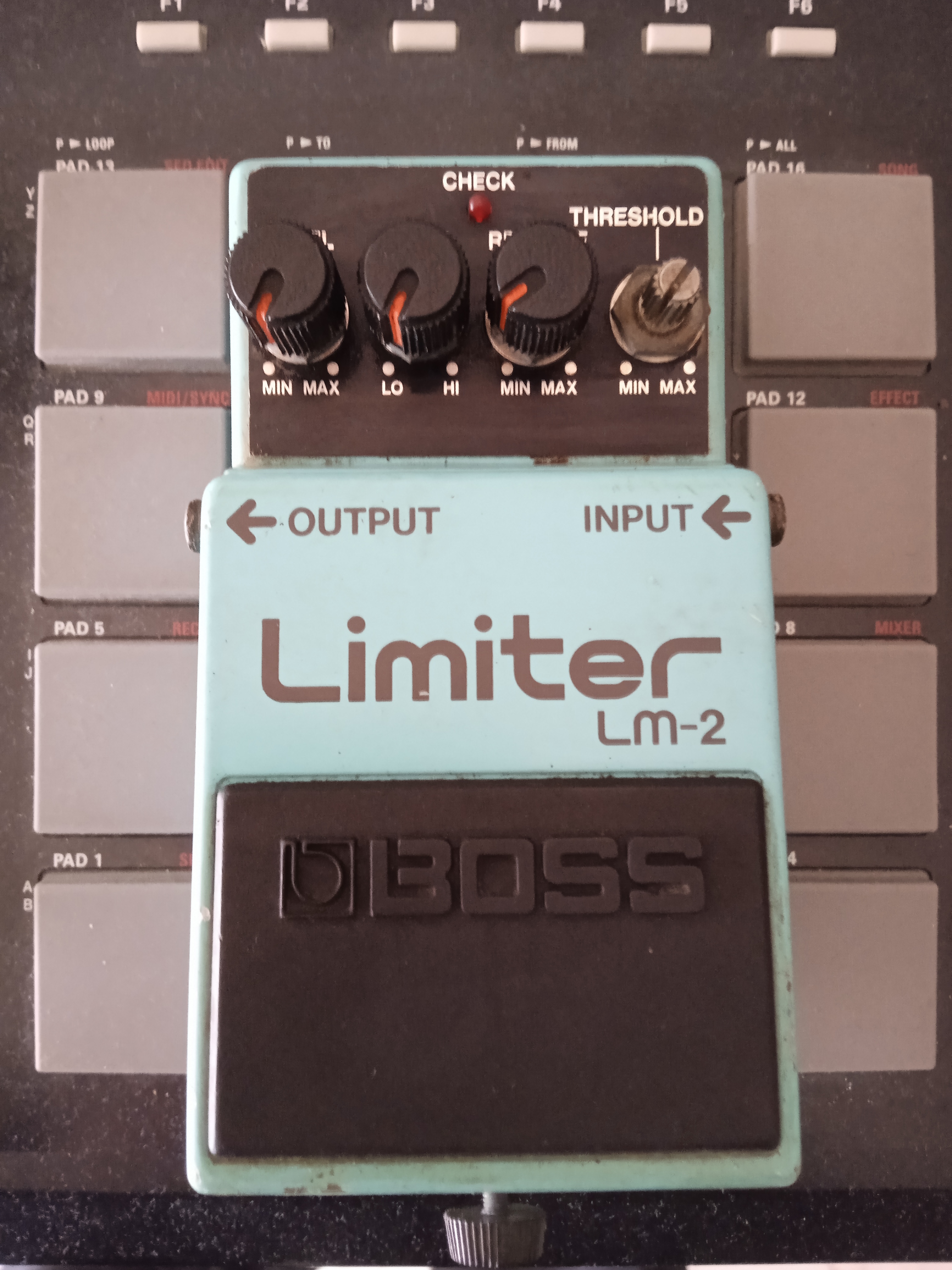 Vends pédale d'effets guitare BOSS LM-2