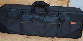 Vends housse de transport pour Roland Fantom06