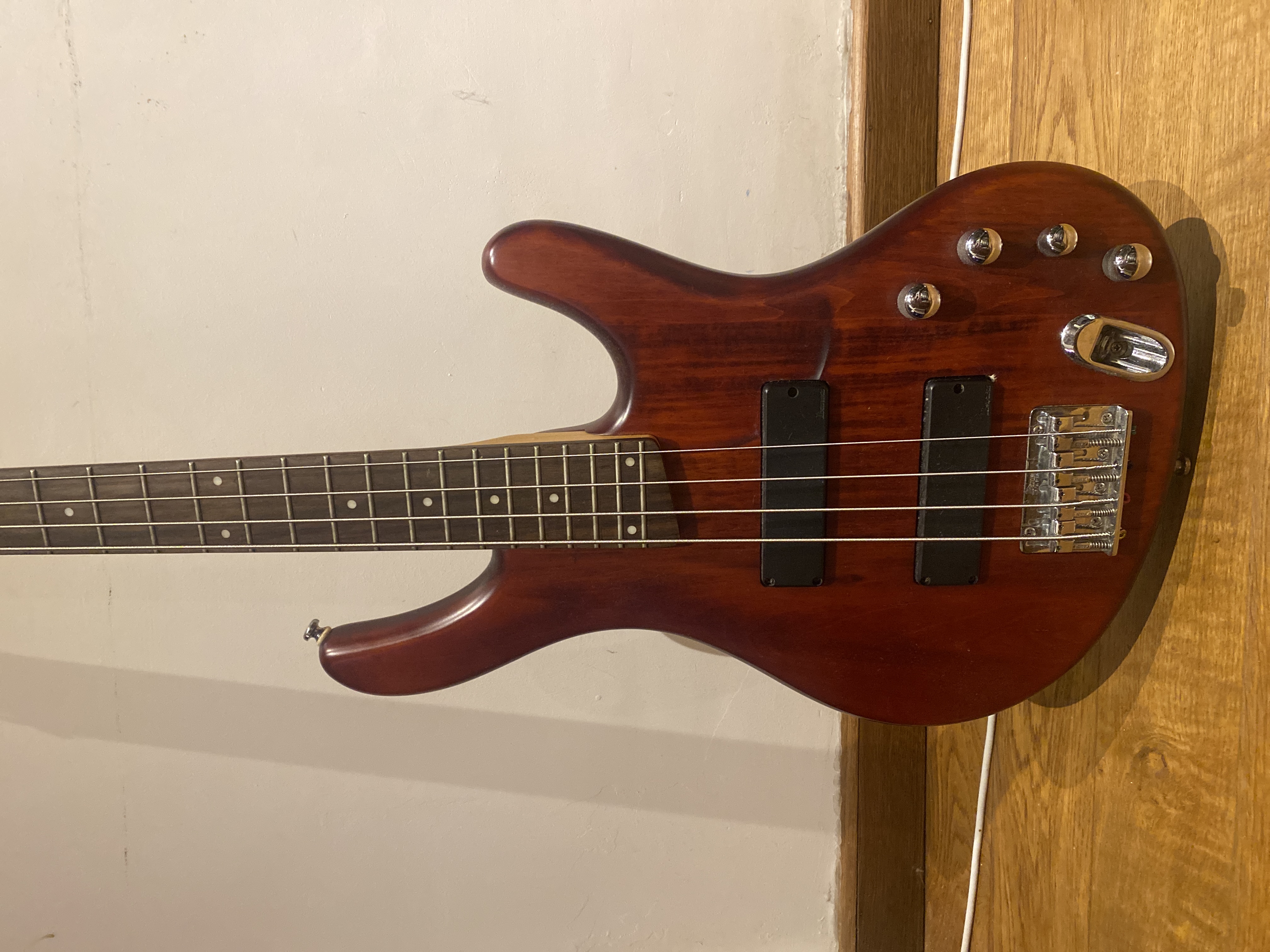 Vends bass Ibanez EBD400