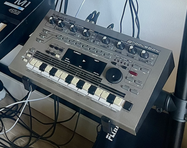 Vends Roland MC-303