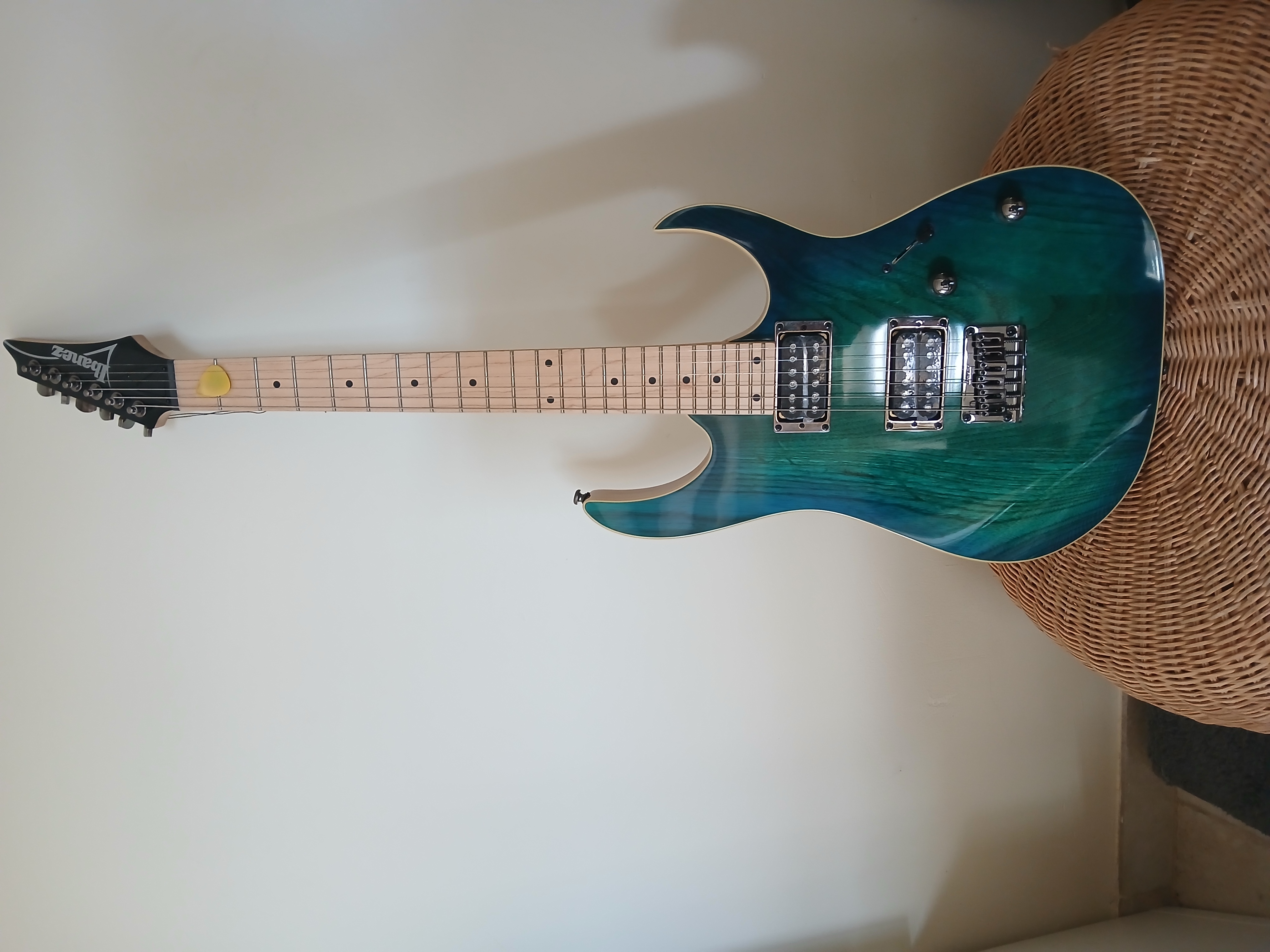 Guitare Ibanez jamais servi