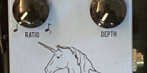 Vends JHS pédale univibe Unicorn V2