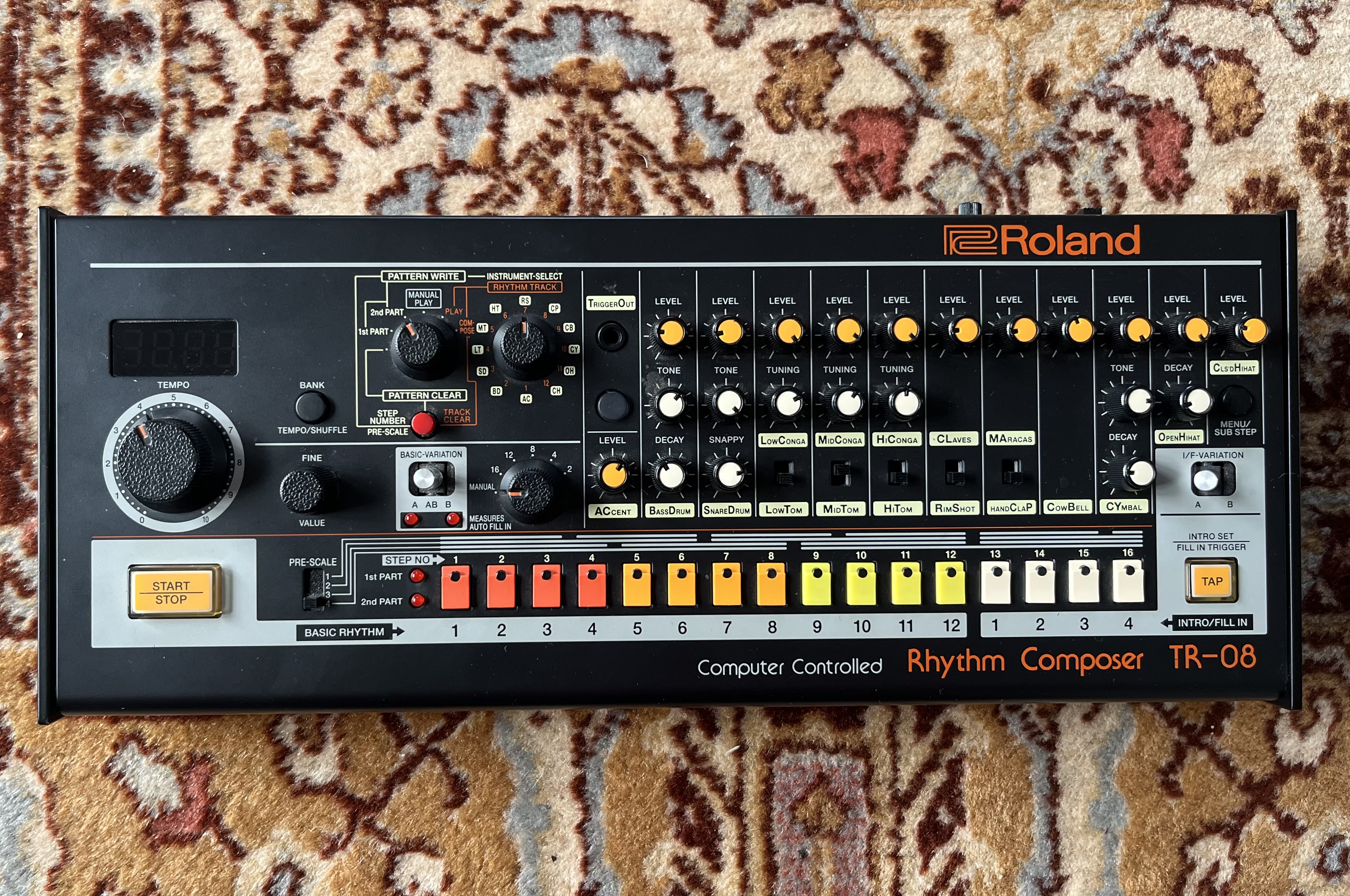 Vends Roland TR-08 comme neuf 