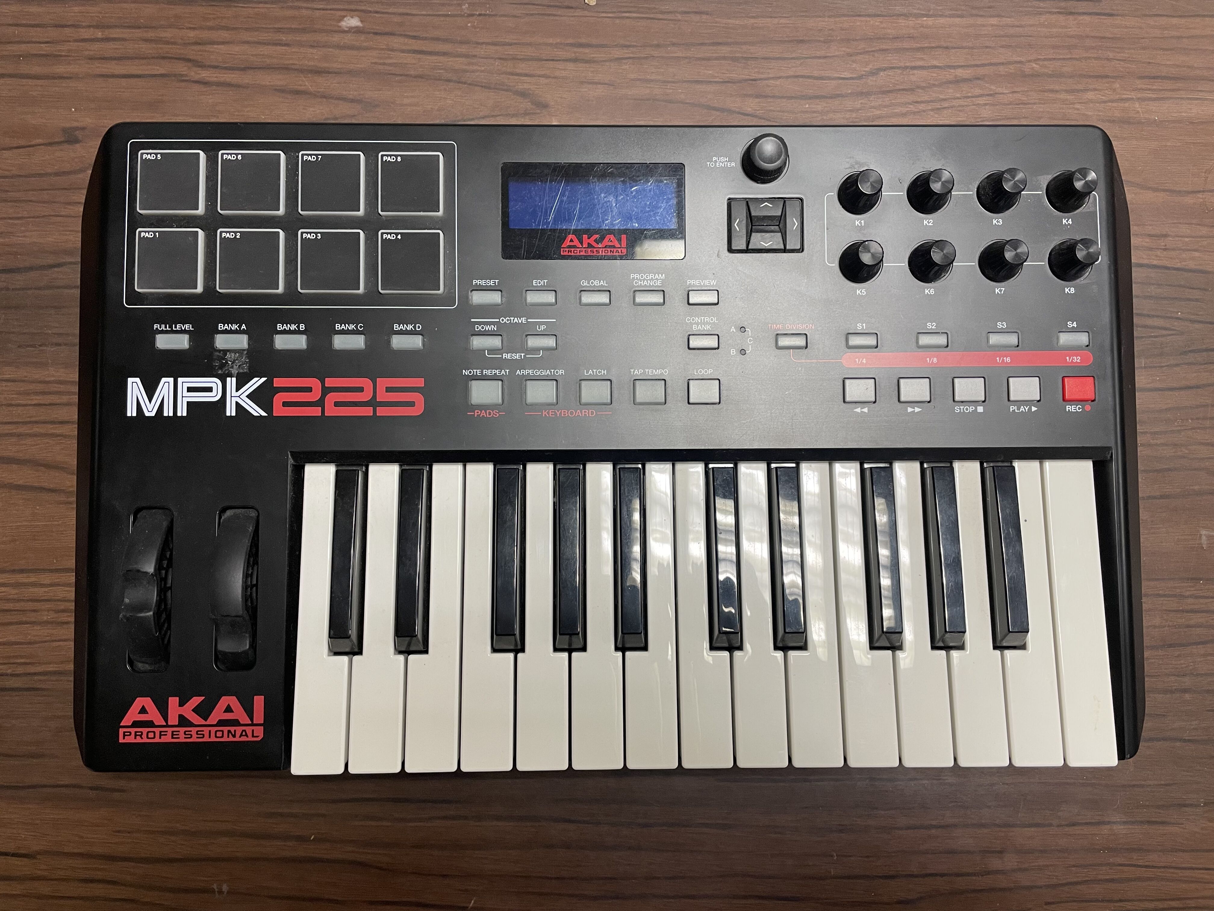 Vends clavier AKAI MPK225 