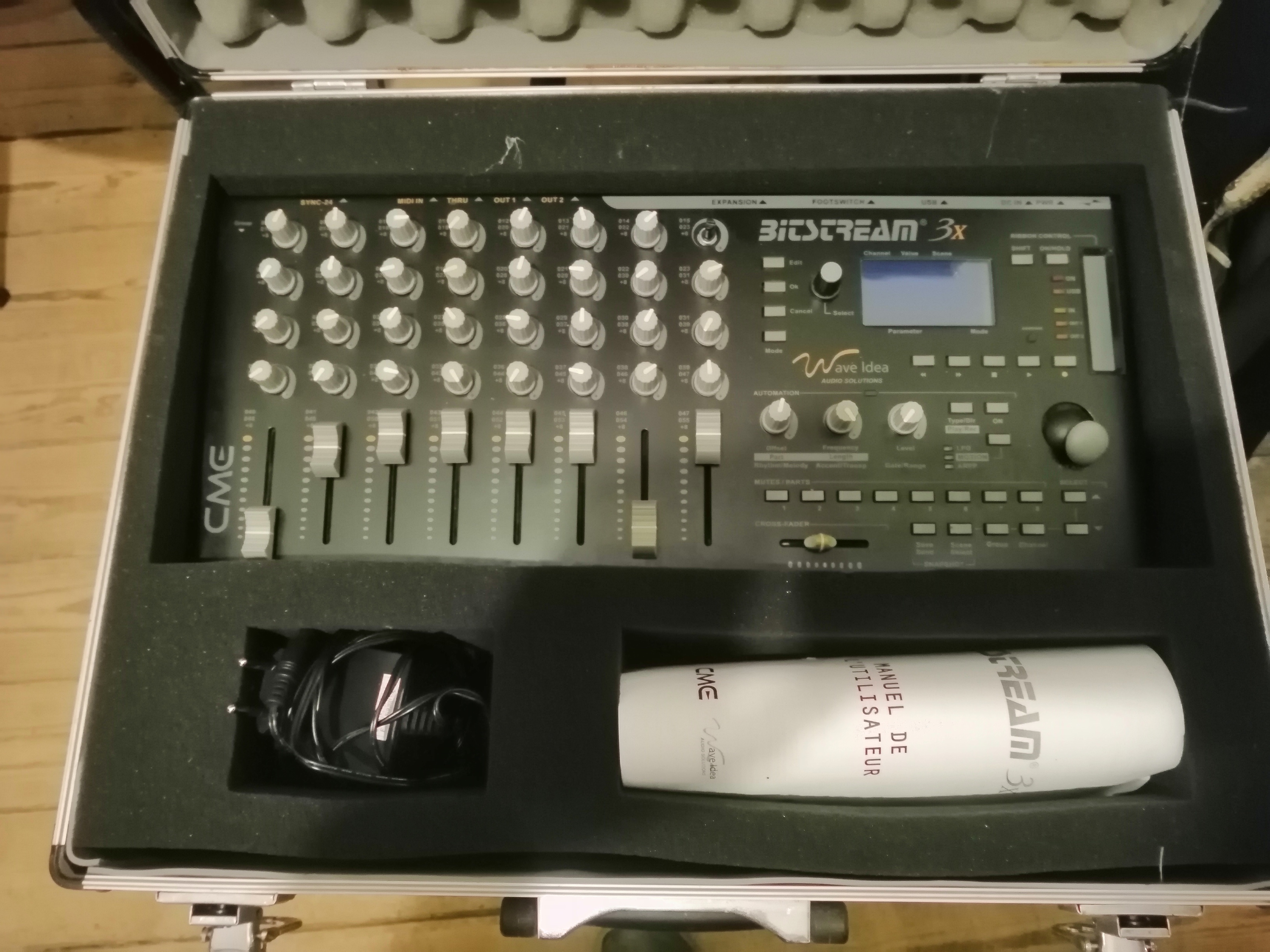 Vends contrôleur midi bitstream 