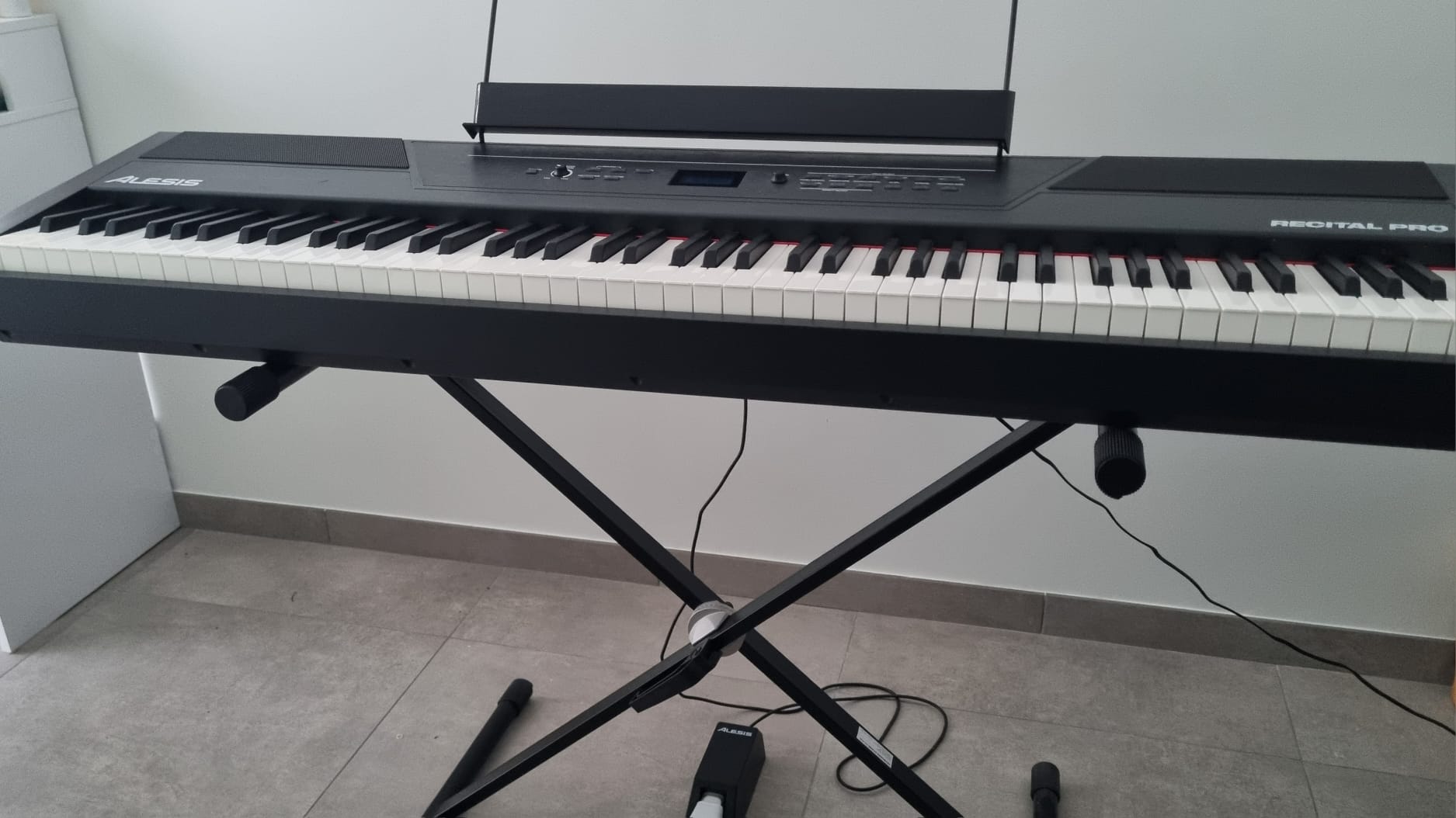 Pack piano Alesis Recital Pro + Support + Pédale Sustain