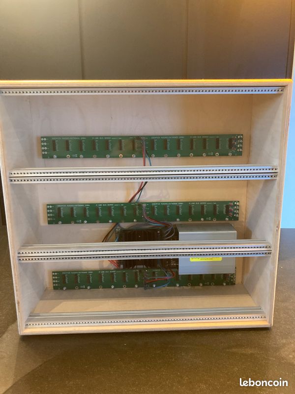 Vends Doepfer A-100LC9 PSU3 Low Cost Case