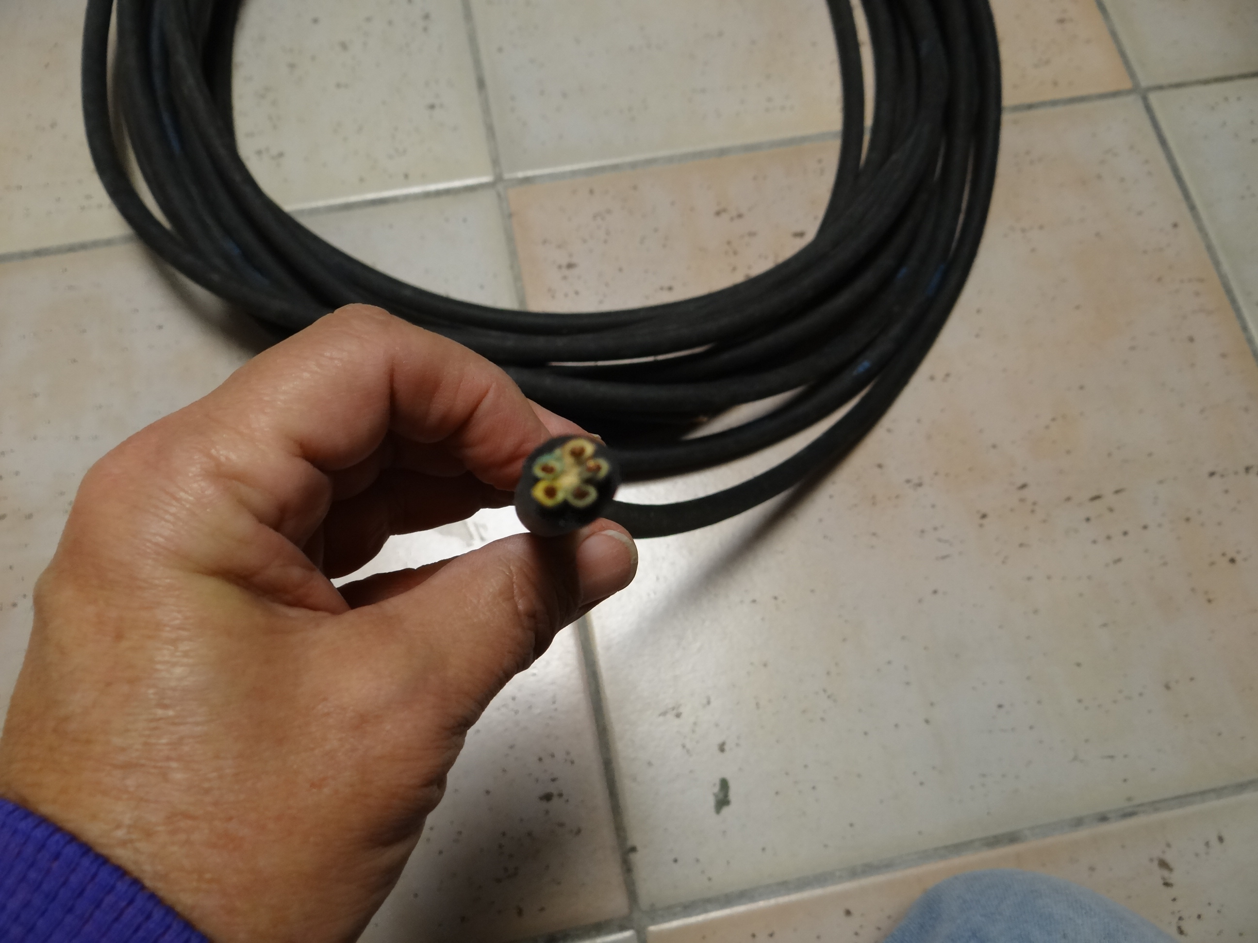 Câble d’alimentation triphasé 12m 5G1,5 H07RNF PIRELLI