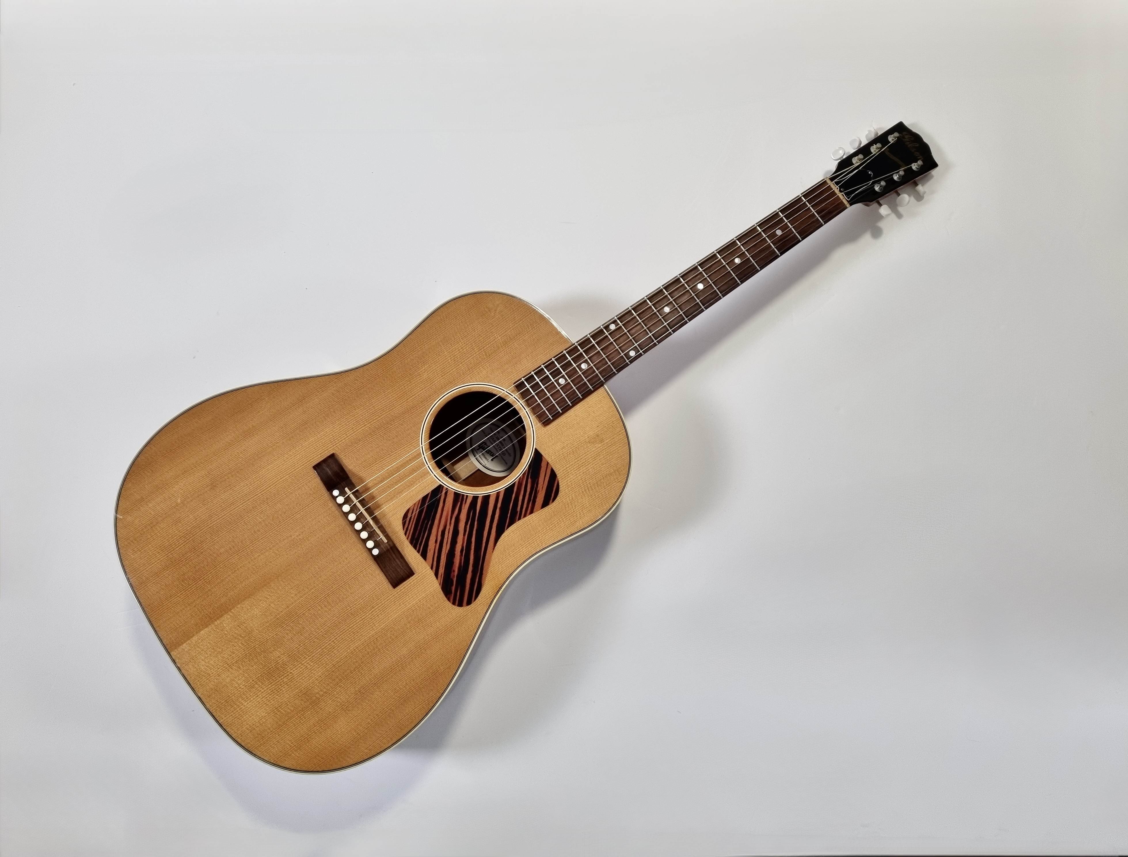Gibson J-35 Antique Natural 2013