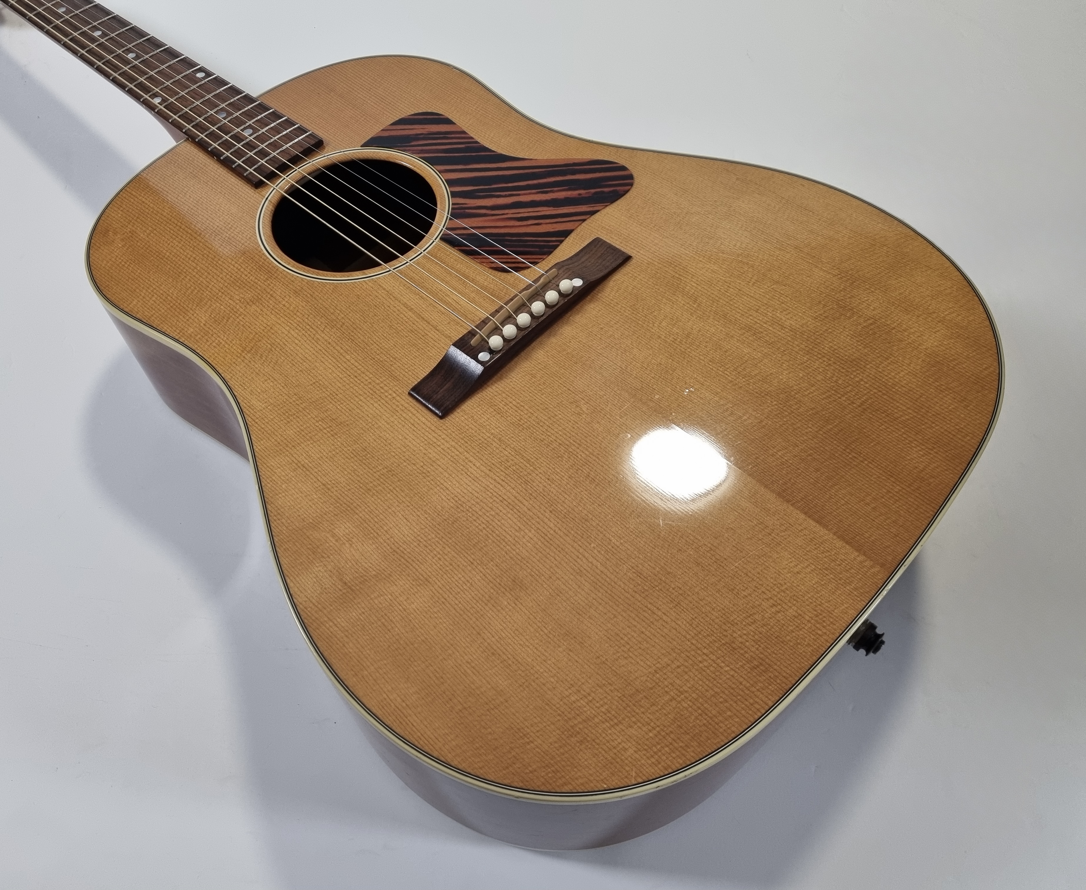 Gibson J-35 (2803)