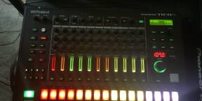 boîte à rythmes roland tr8s