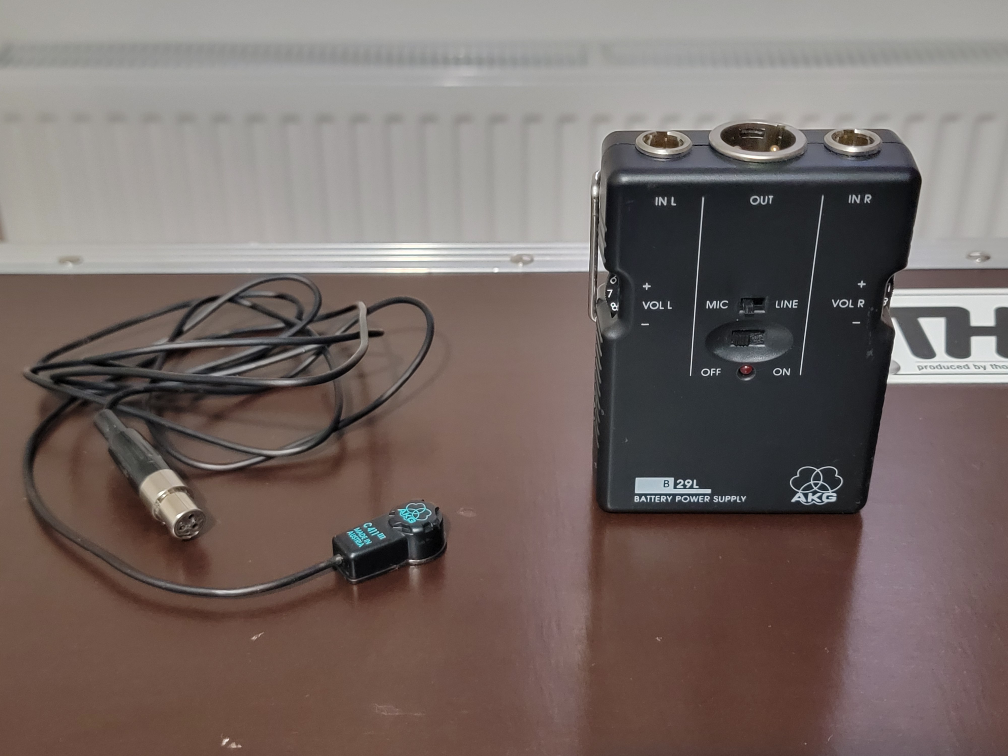 micro de contact AKG C411 + boitier alimentation dédié B29L 