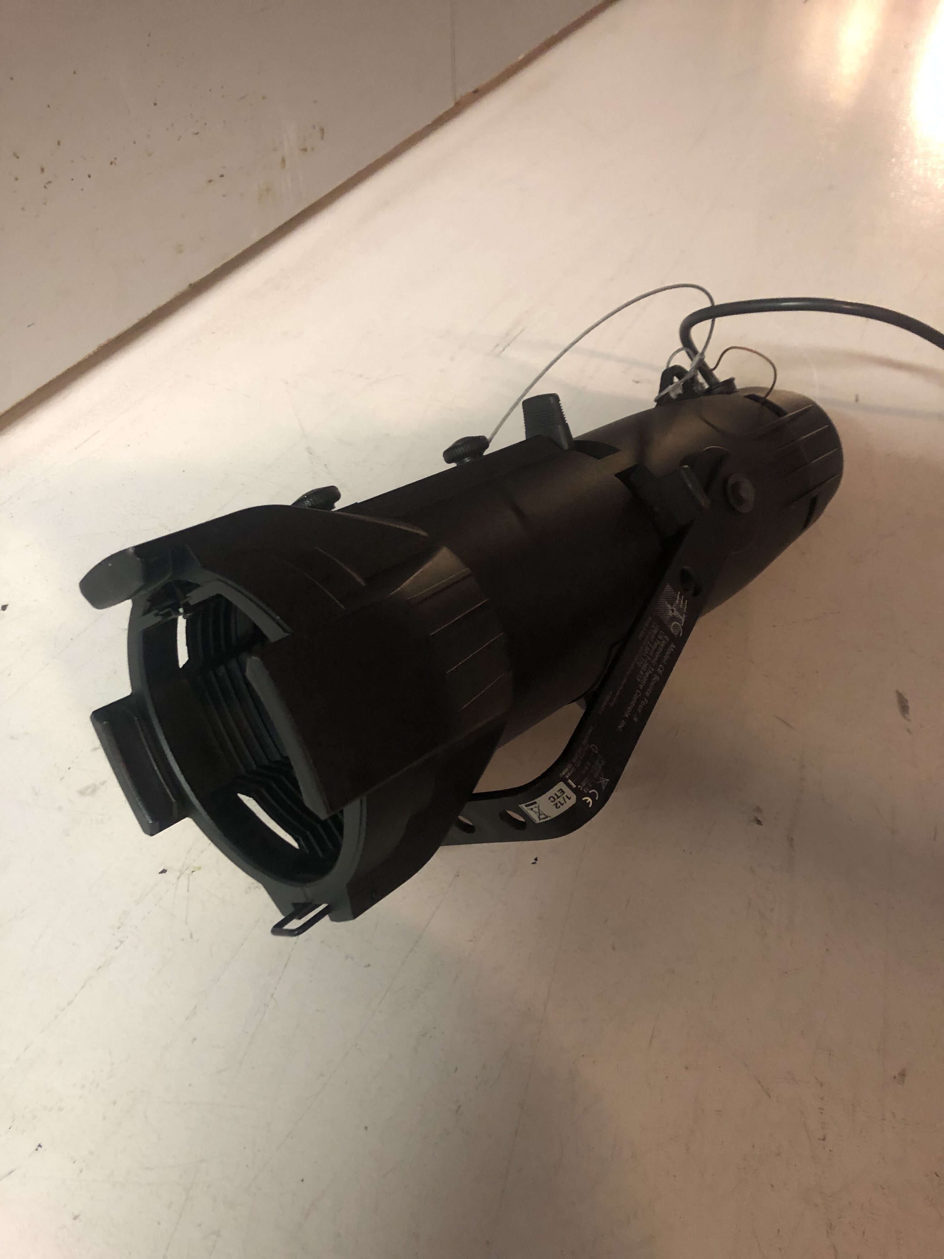 Vends LOT de 4 découpes ETC -  CE Source Four Jr 