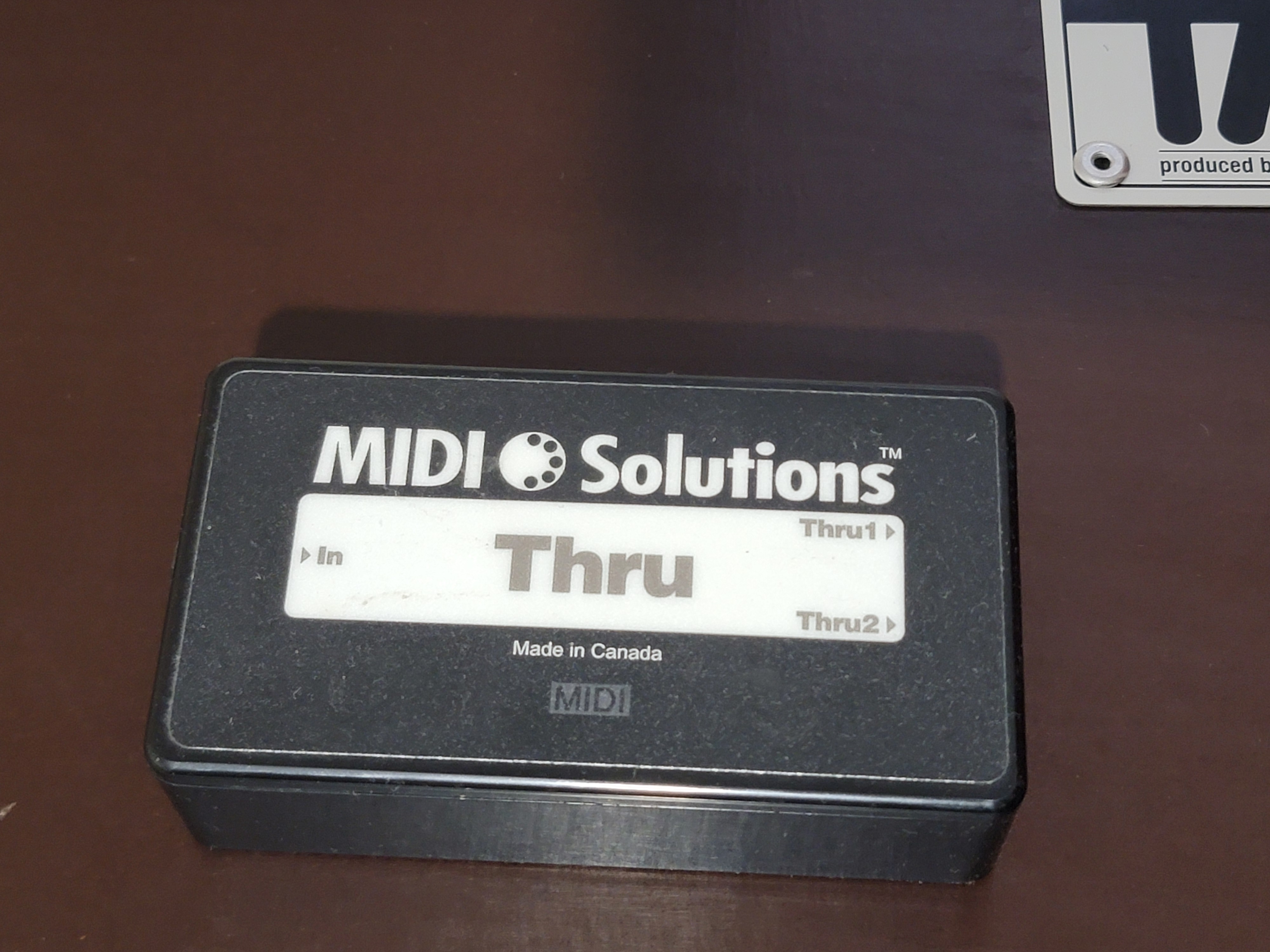 boitier midi solutions thru