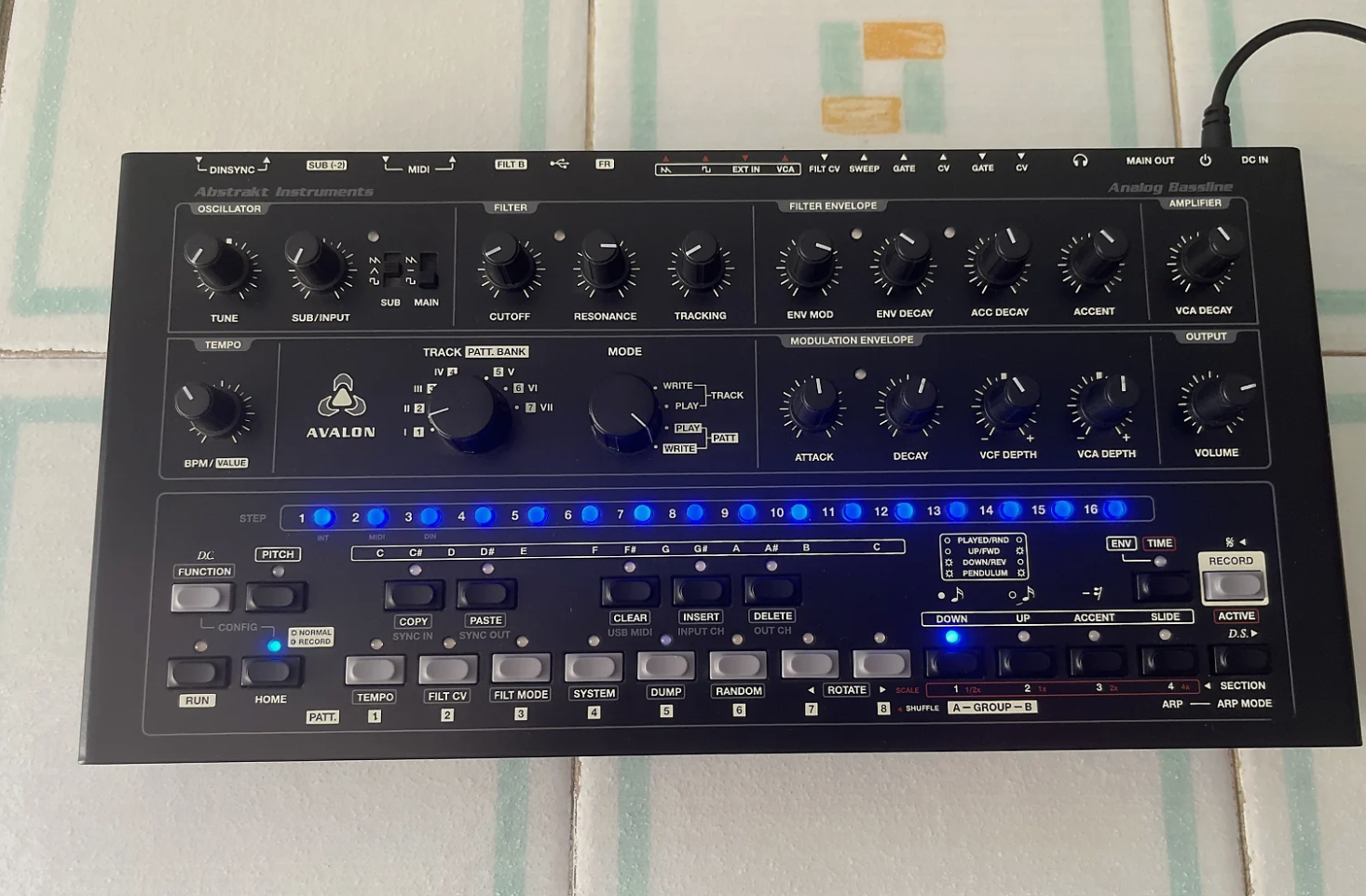 abstrakt instruments avalon bassline