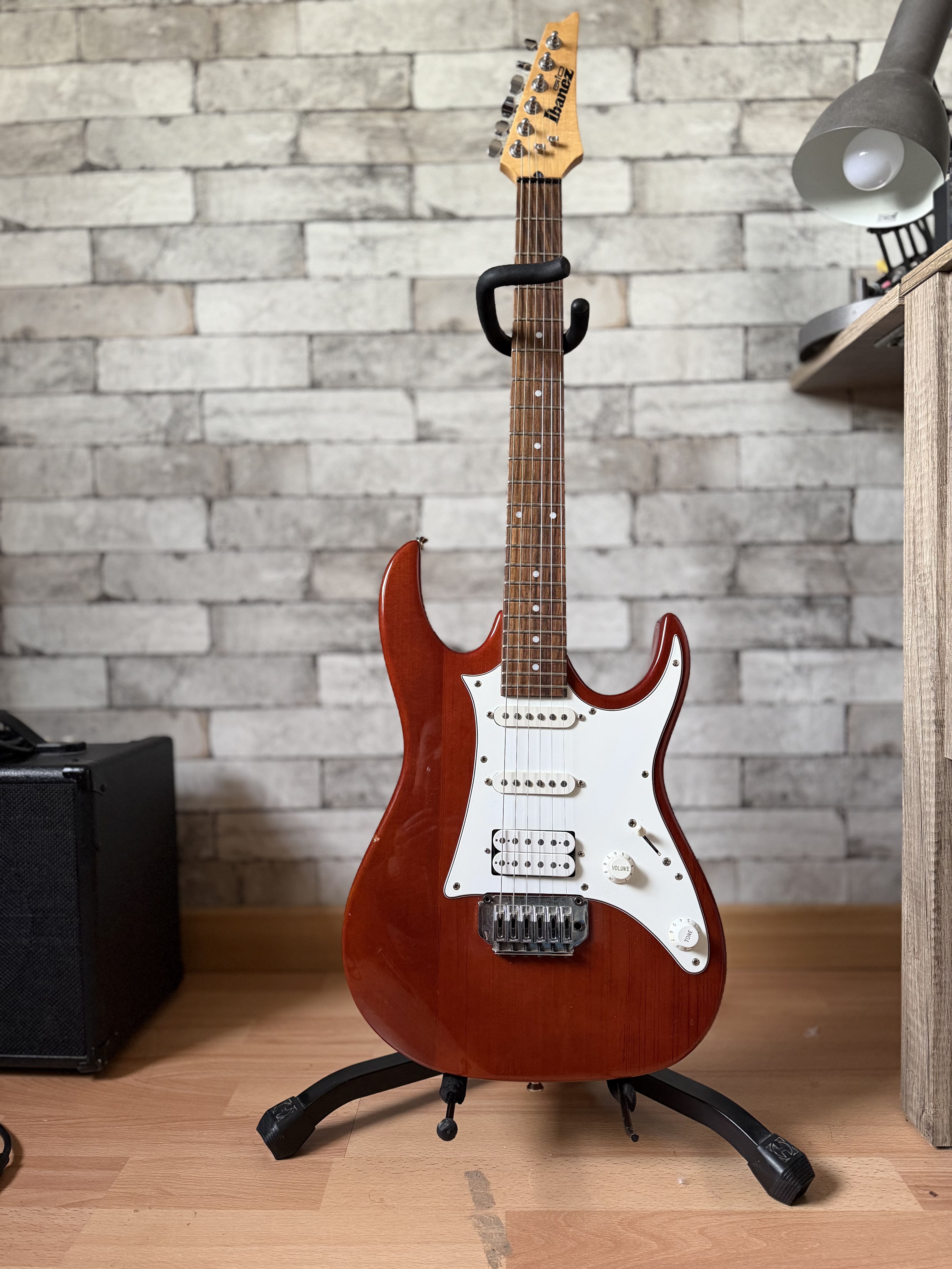 Ibanez Gio GRX140. Entièrement fonctionnelle et prête à jouer. 