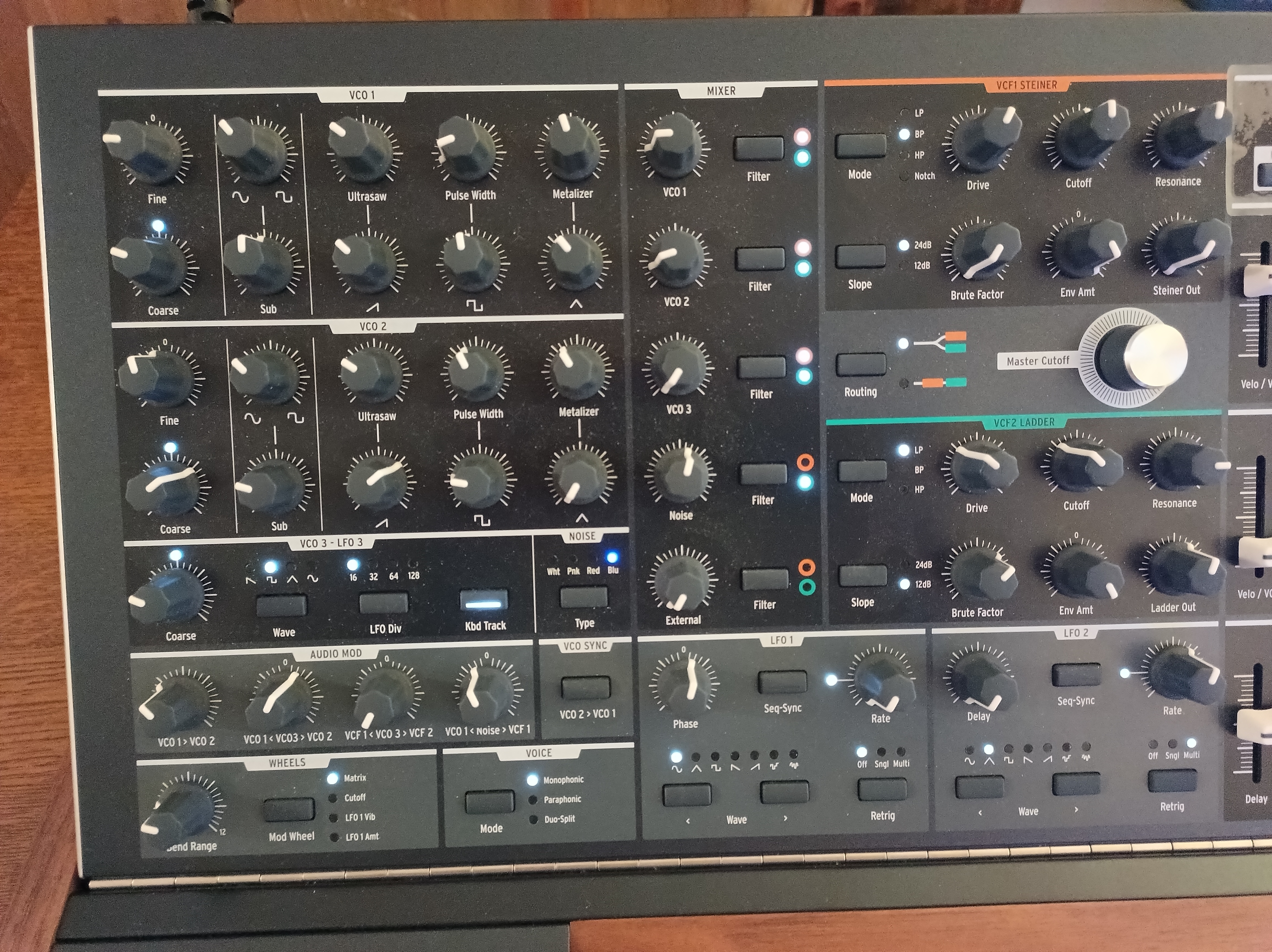 Arturia MatrixBrute (61522)