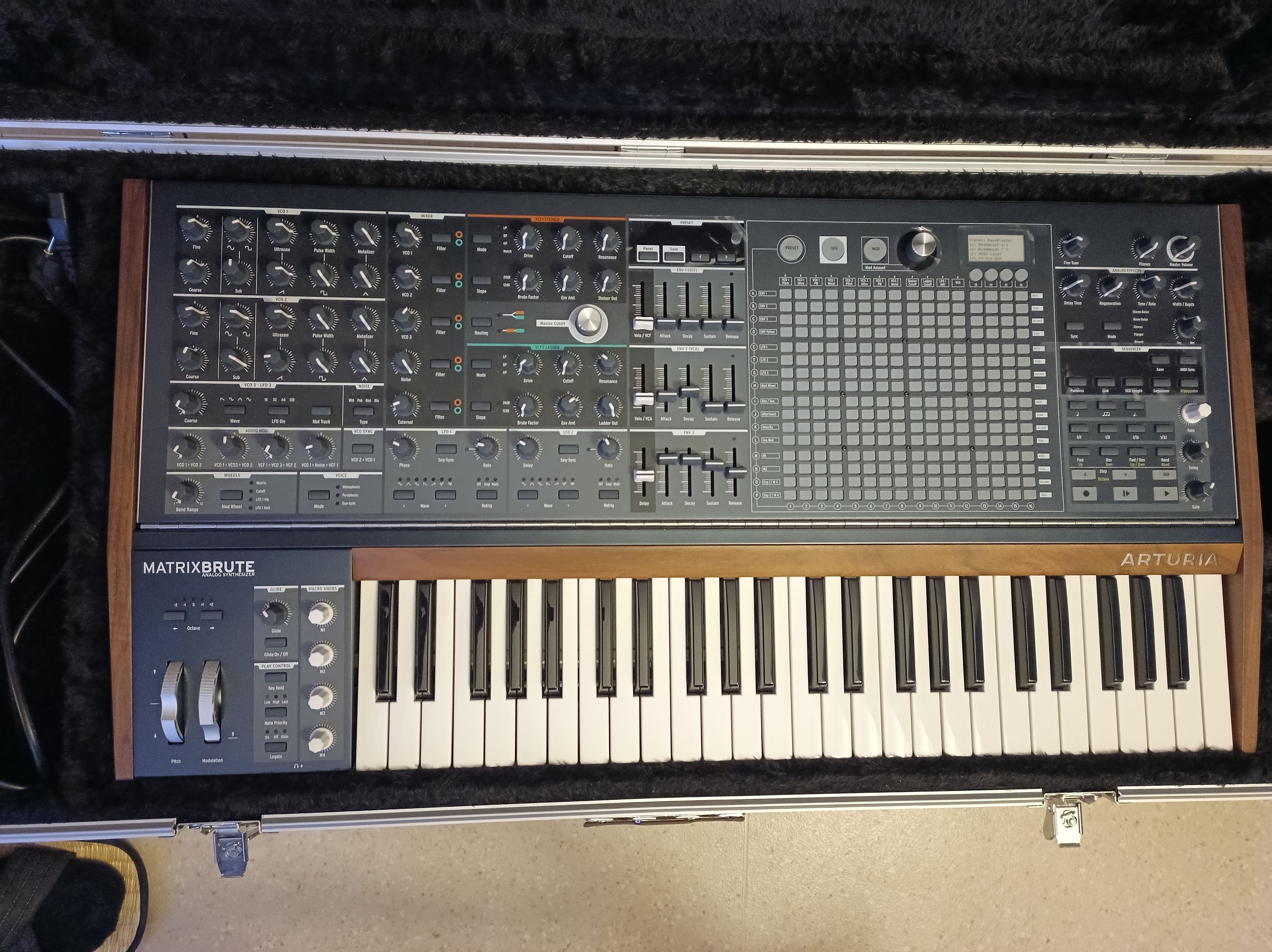 Arturia MatrixBrute (3125)