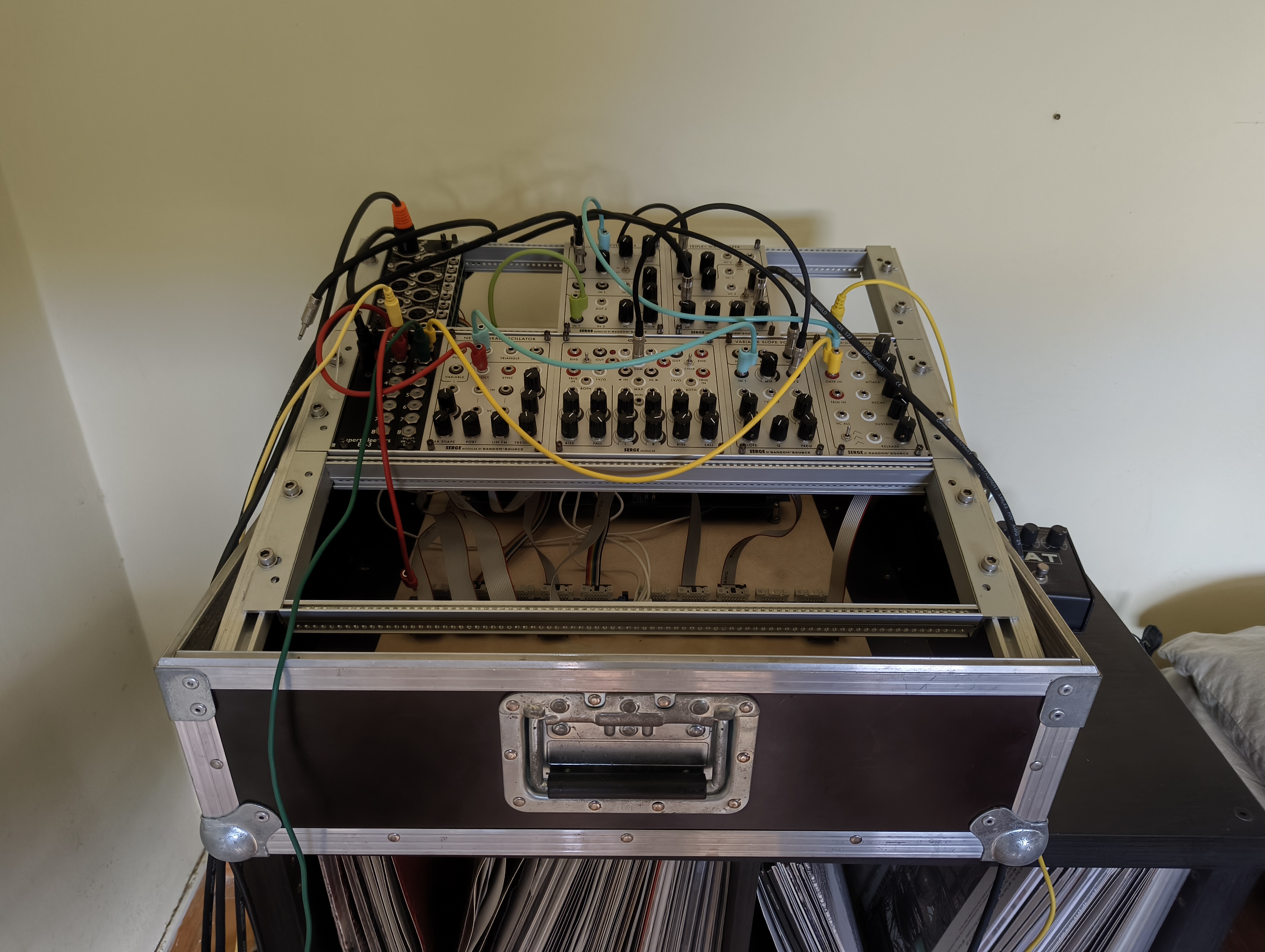 eurorack case Thon 84hp 9u with ACL psu (no Doepfer a-100p9)