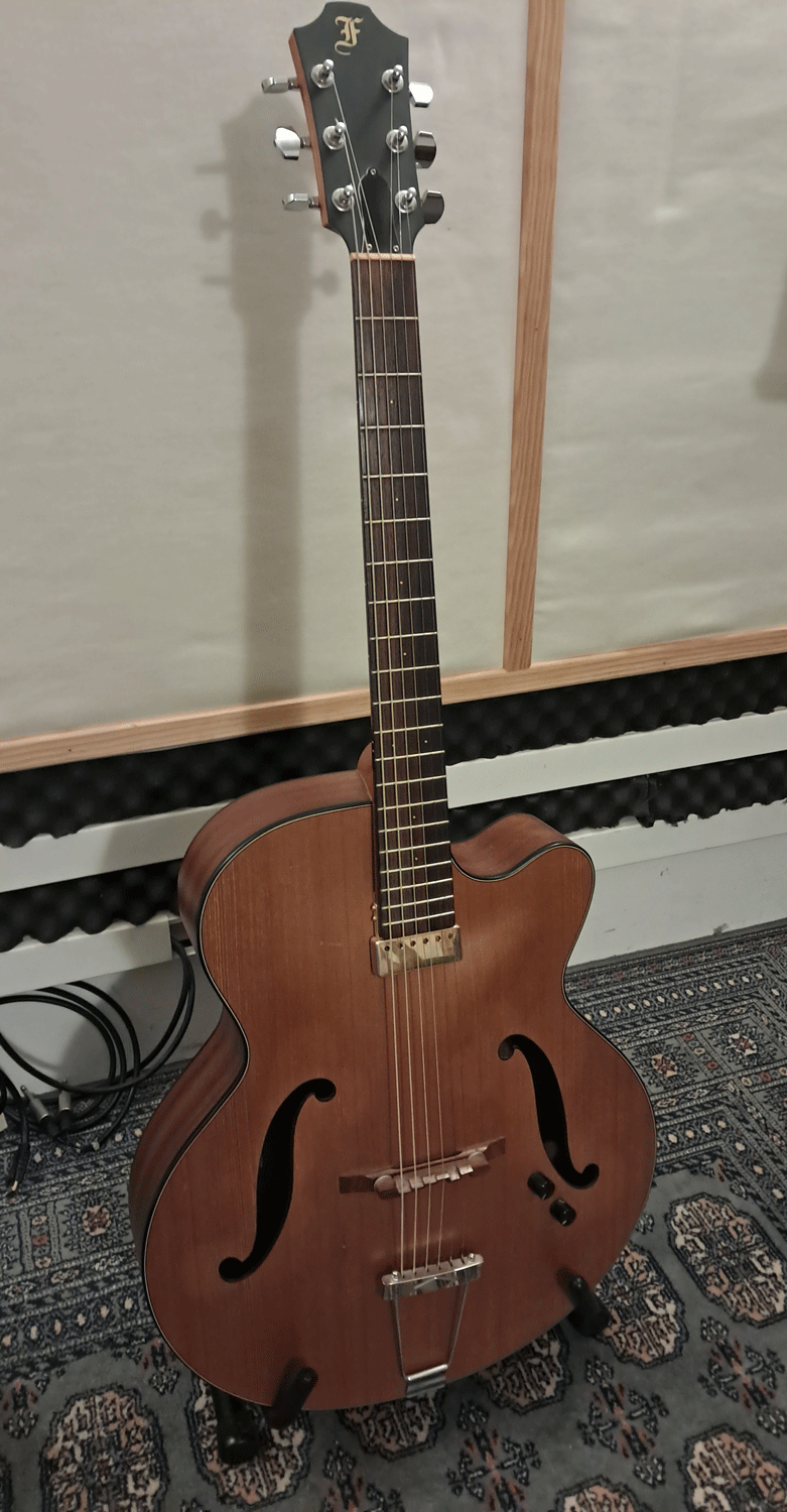 Vends guitare FURCH arch-top A17 avec micro upgradé