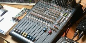 XB14-2 Allen&Heath état impeccable + câble pour CUE lecteur externe + câble pour lanterne ON AIR