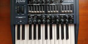 Arturia Minibrute 1