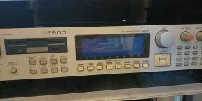 Sampler Akai S2800 en parfait état + flight