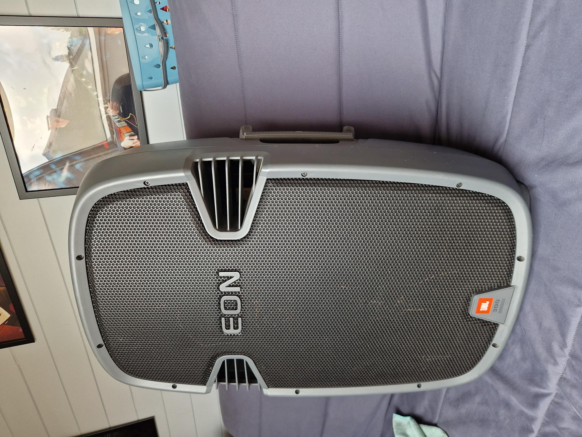 JBL EON 305