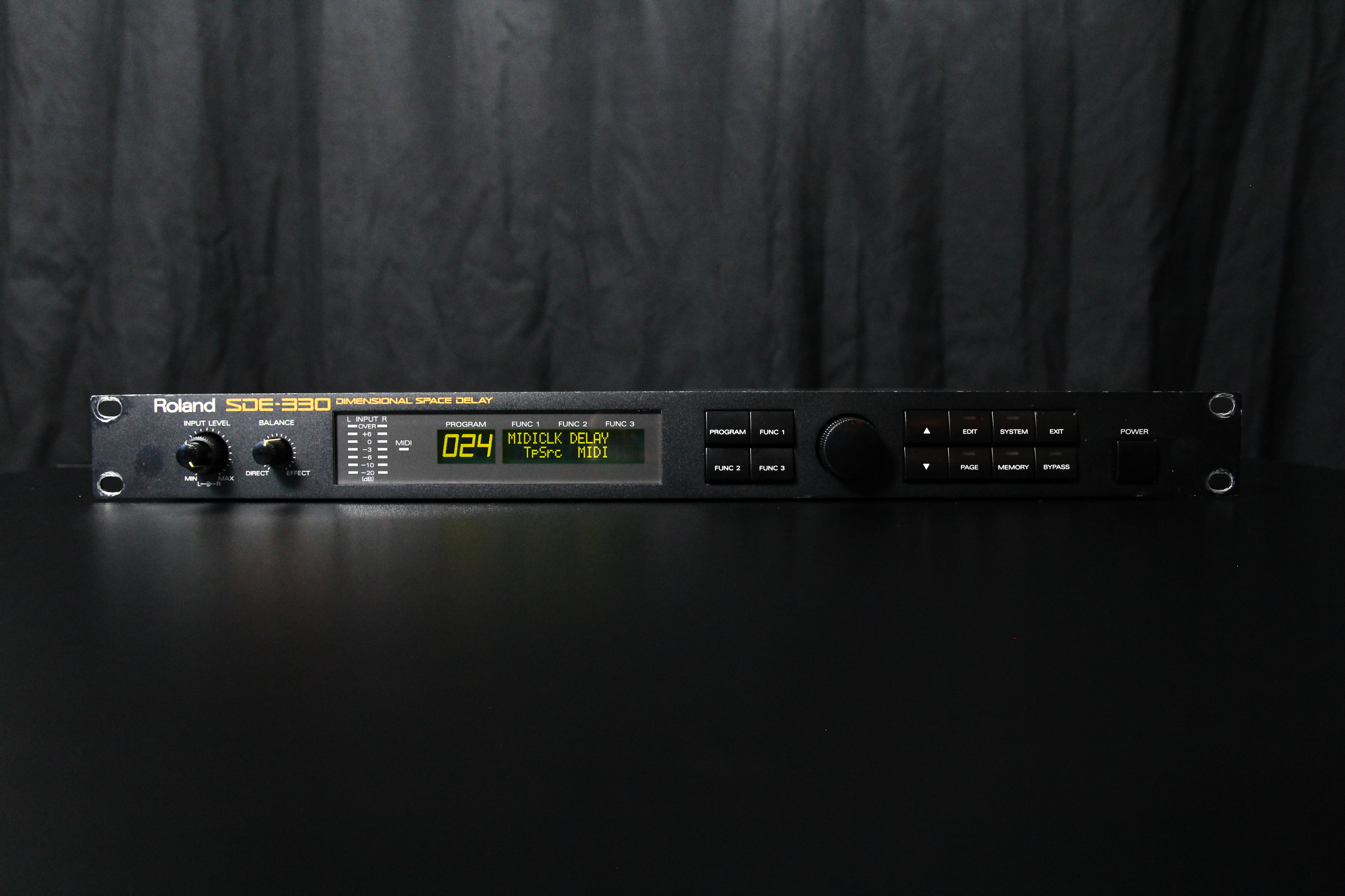 Roland SDE-330 (1993) - Révisé