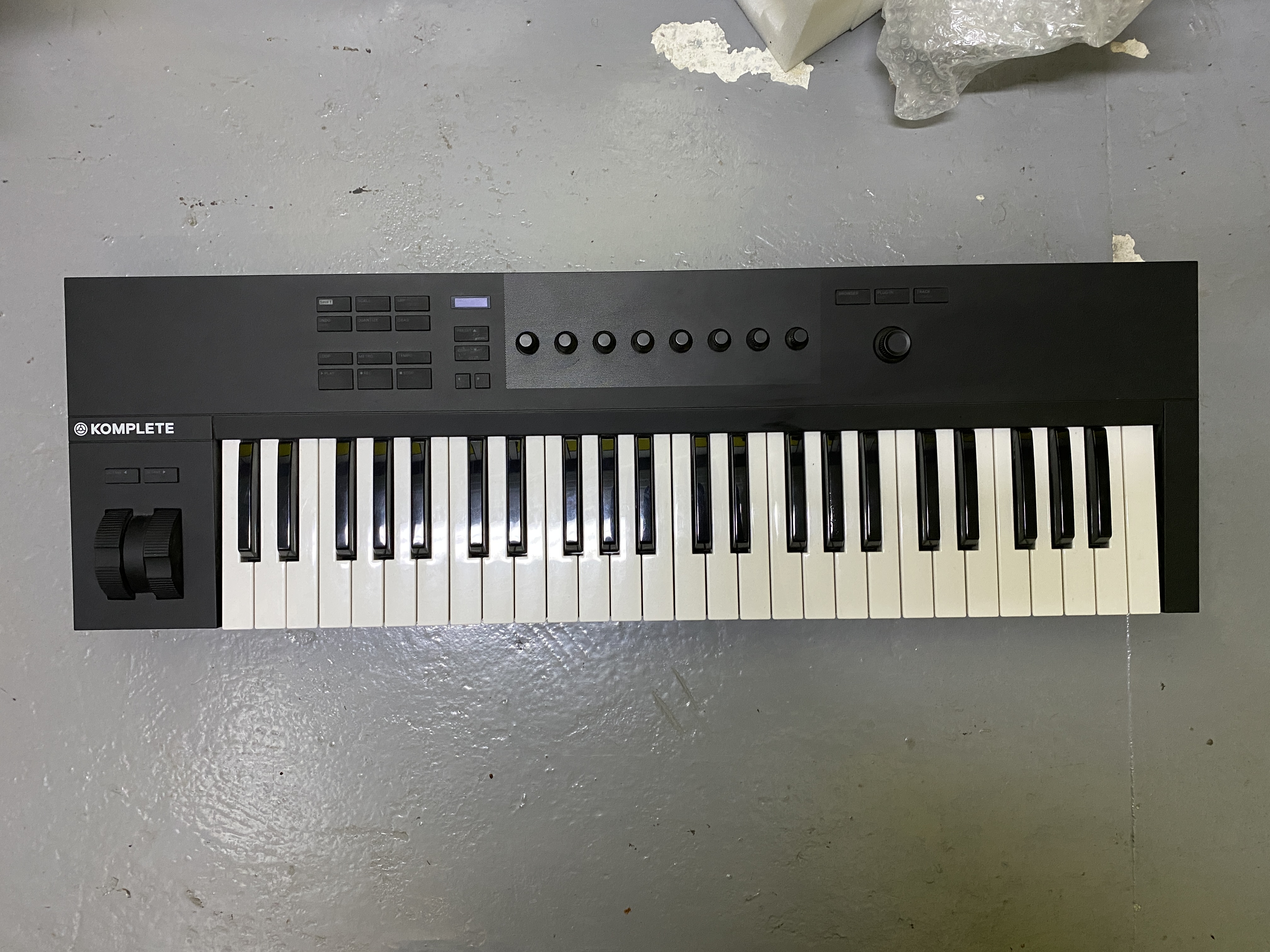 Vends Komplete Kontrol A49