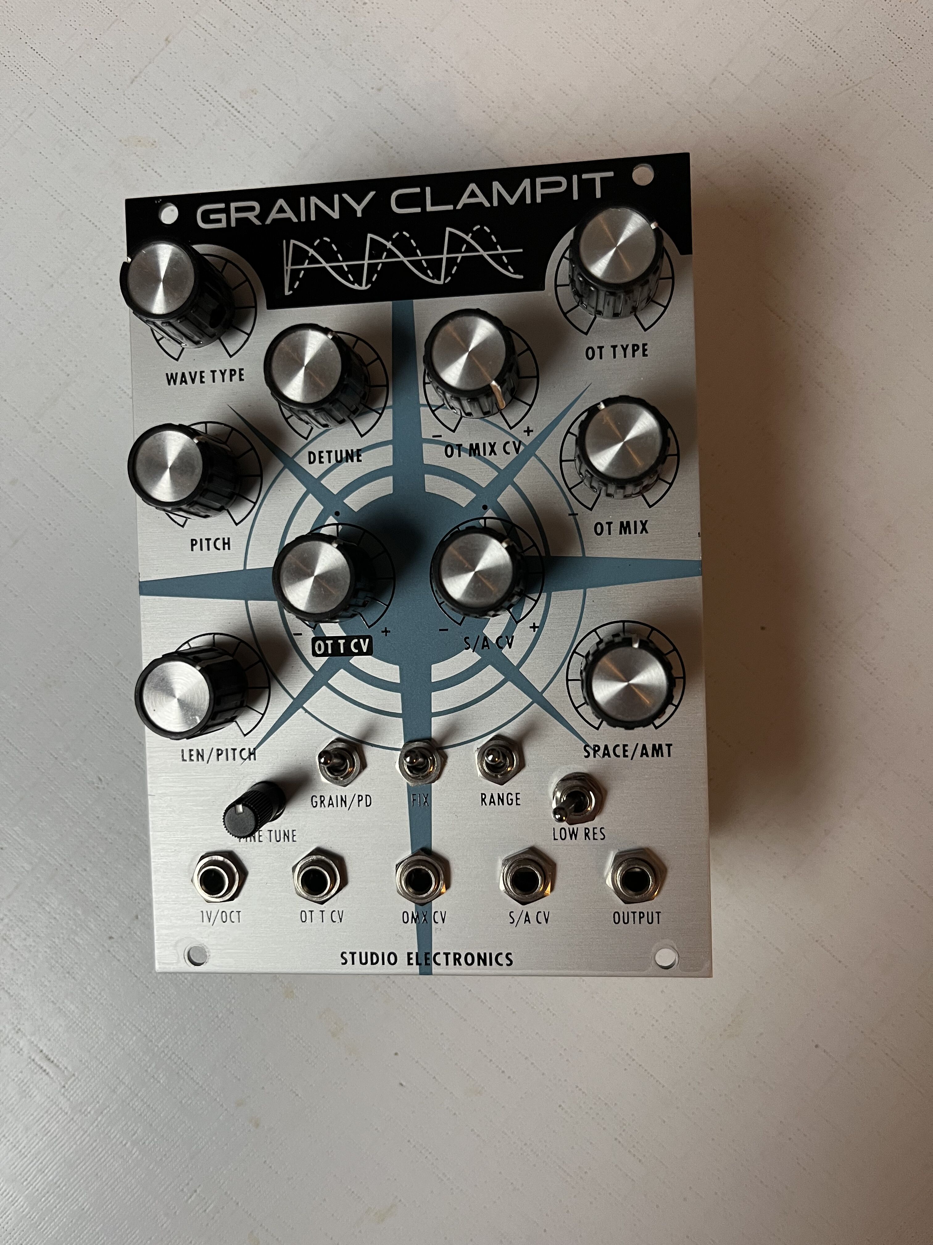 Vends studio electronics grainy clampit