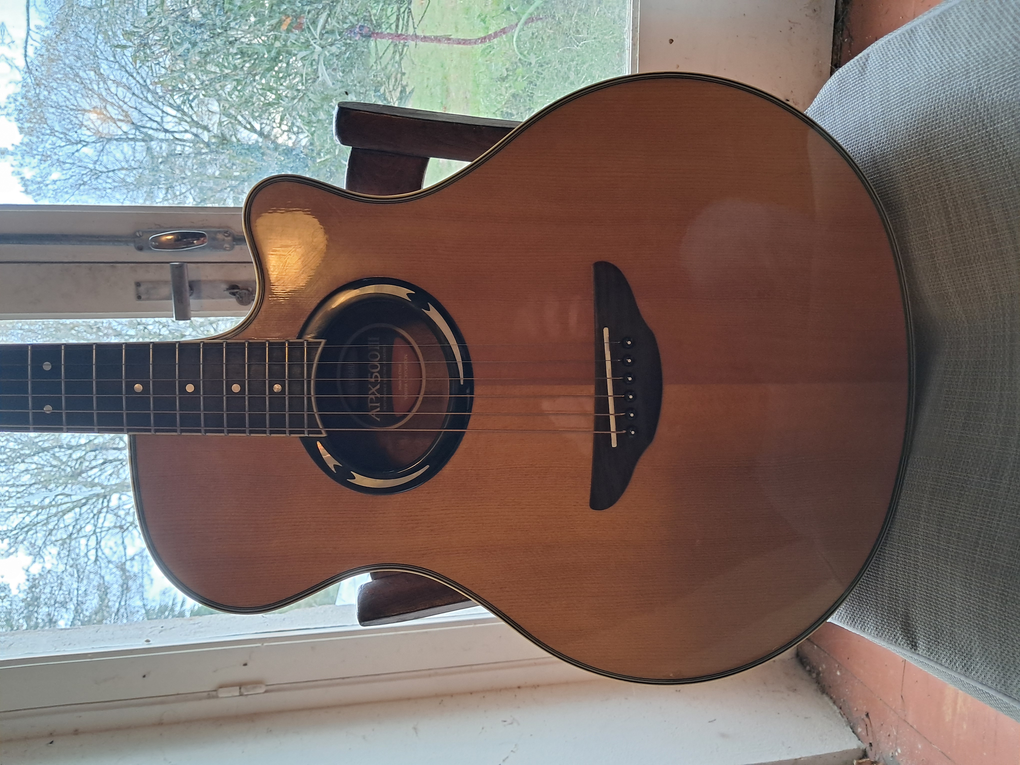 Guitare Yamaha APX 500 III