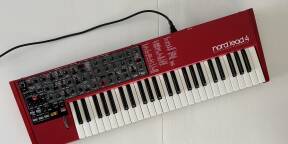 Nord Lead 4 en très bon état